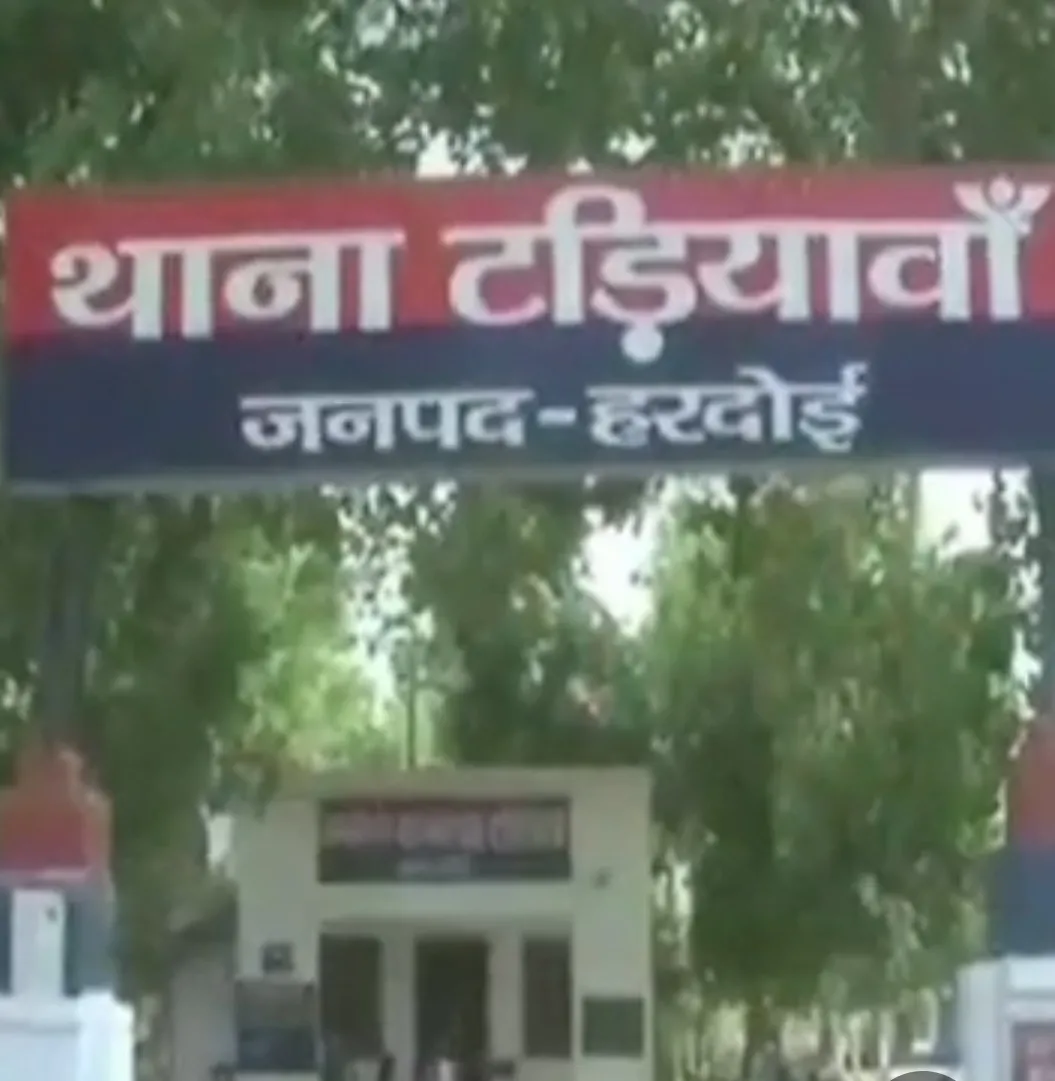 स्कूल में घास काट रहे मजदूर को जहरीले सांप ने डसा, हालत बिगड़ी