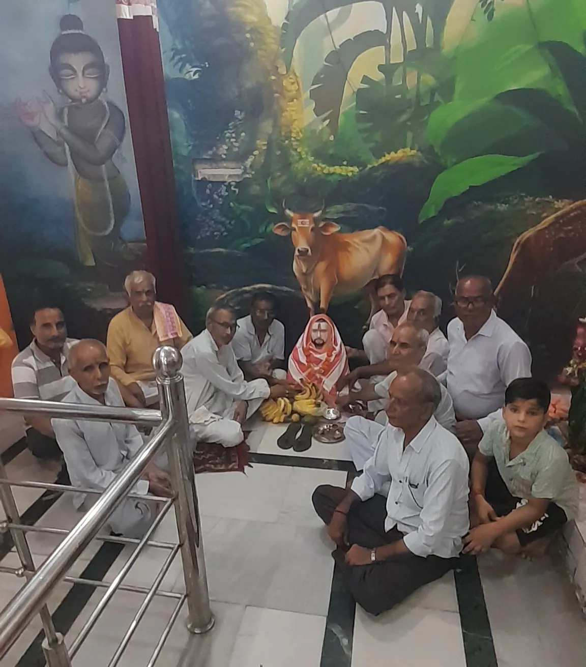 आज गुरु पूर्णिमा के पावन अवसर पर श्री दुर्गा मंदिर में हुआ हवन, गुरु पूजन एवं प्रसाद वितरण