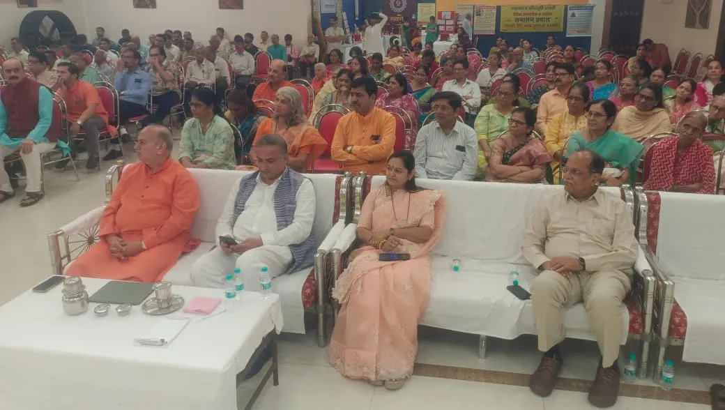 सनातनच्या वतीने देशभरात ८१ ठिकाणी; तर जिल्ह्यात ठाणे, डोंबिवली आणि कल्याण येथे ‘गुरुपौर्णिमा महोत्सव’ संपन्न !