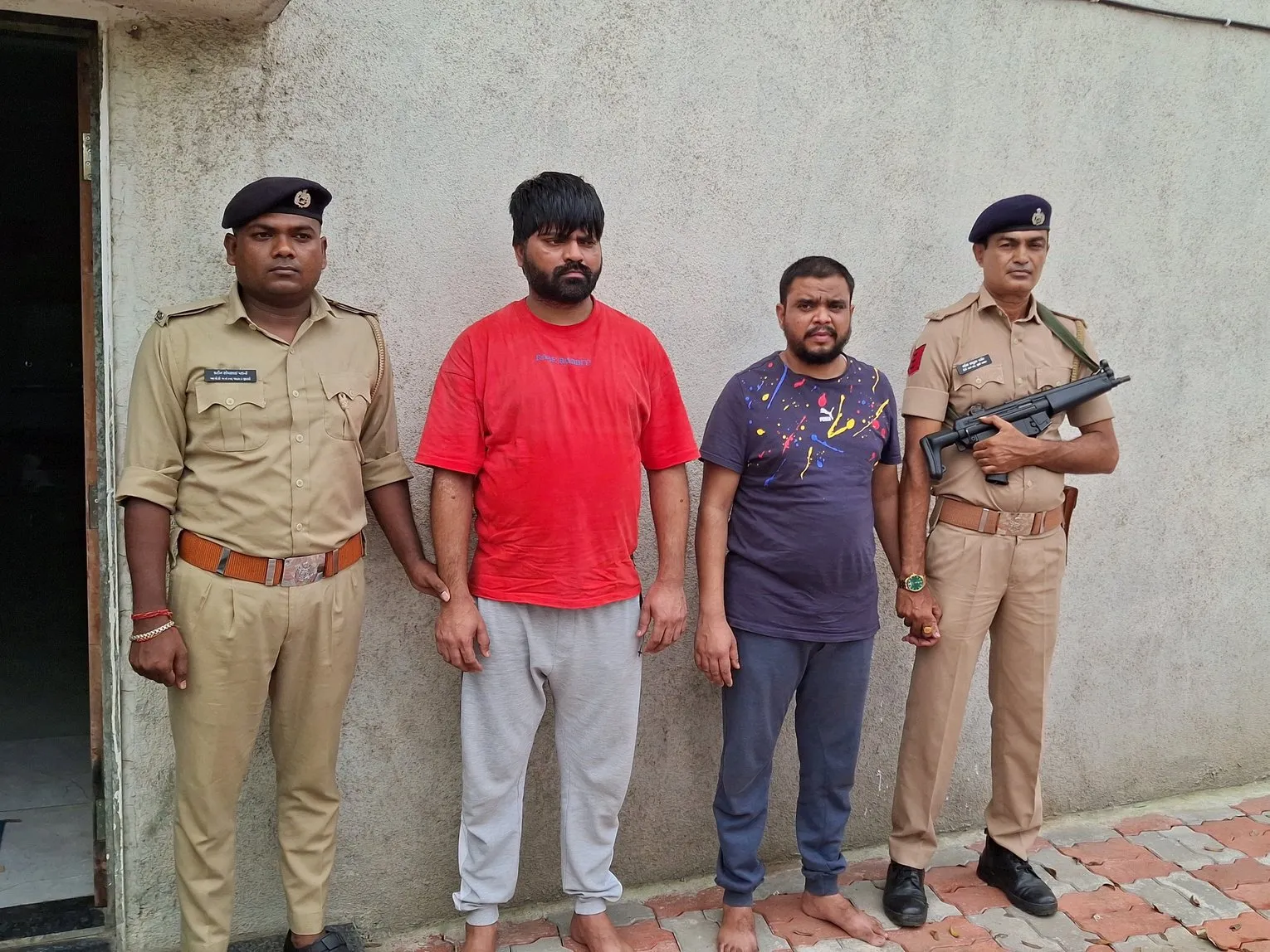 गुजरात में विदेशी शराब की तस्करी करने वाले गिरोह का पर्दाफाश,
