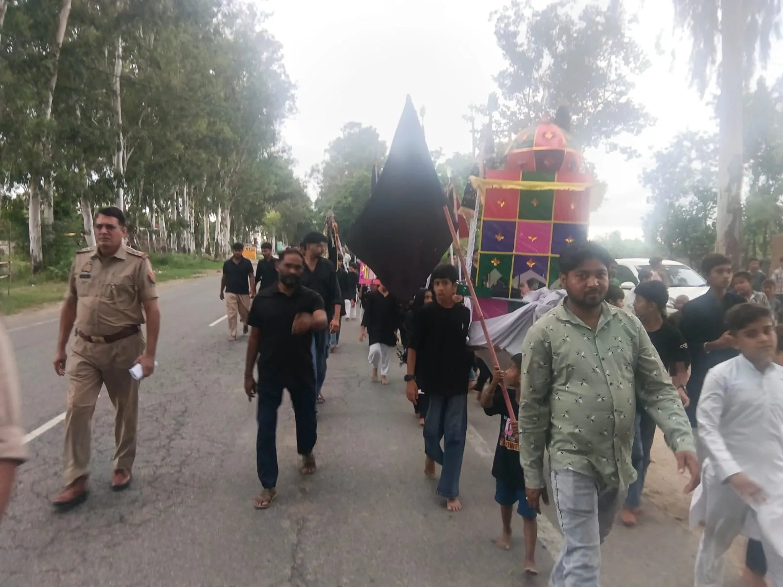 मुजफ्फरनगर के ग्राम कैथोड़ा में इमाम हुसैन के चेहल्लुम का जुलूस निकाला गया