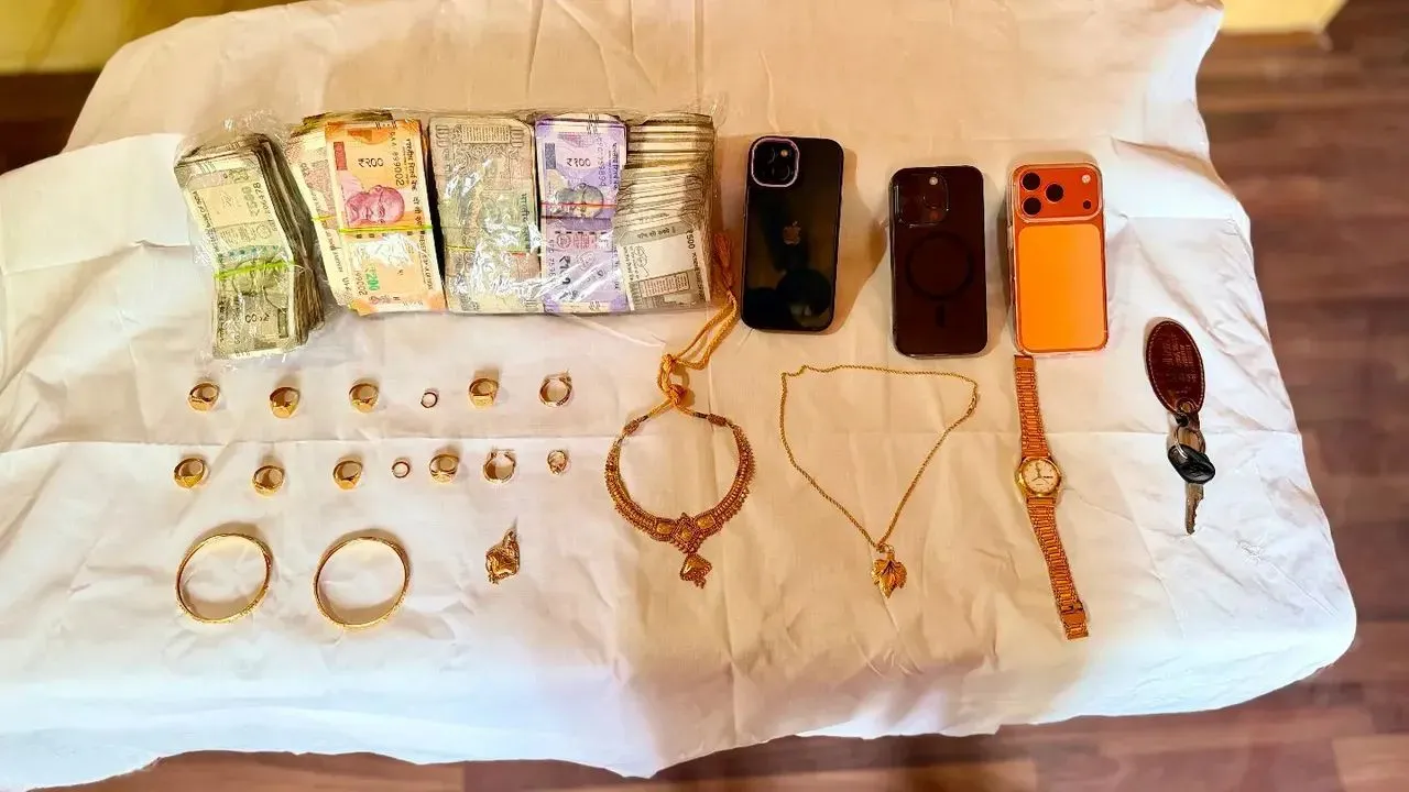 Srinagar Police Solve Major Theft Case in Rainawari, Recover Stolen Property Worth ₹17.5 Lakh