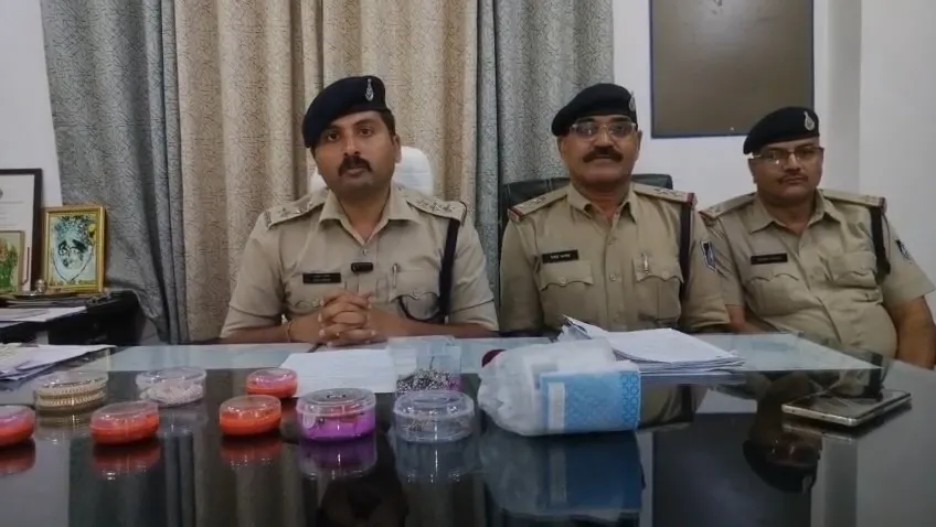 हनुमानताल में नकबजनी का खुलासा: दो आरोपी गिरफ्तार, चोरी के सोने-चांदी के जेवर बरामद