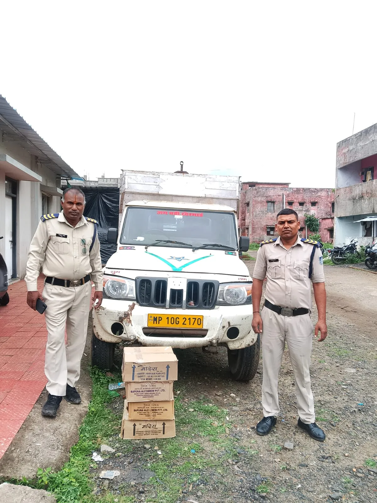 बरेला में अवैध शराब के कारोबार का खुलासा, 200 पाव देशी शराब के साथ आरोपी गिरफ्तार