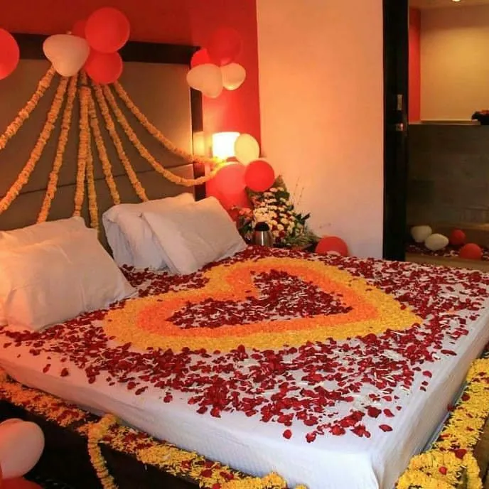 Suhaag Raat Tradition: कहां से शुरू हुआ फर्स्ट नाइट का चलन, किसने मनाई थी पहली सुहागरात