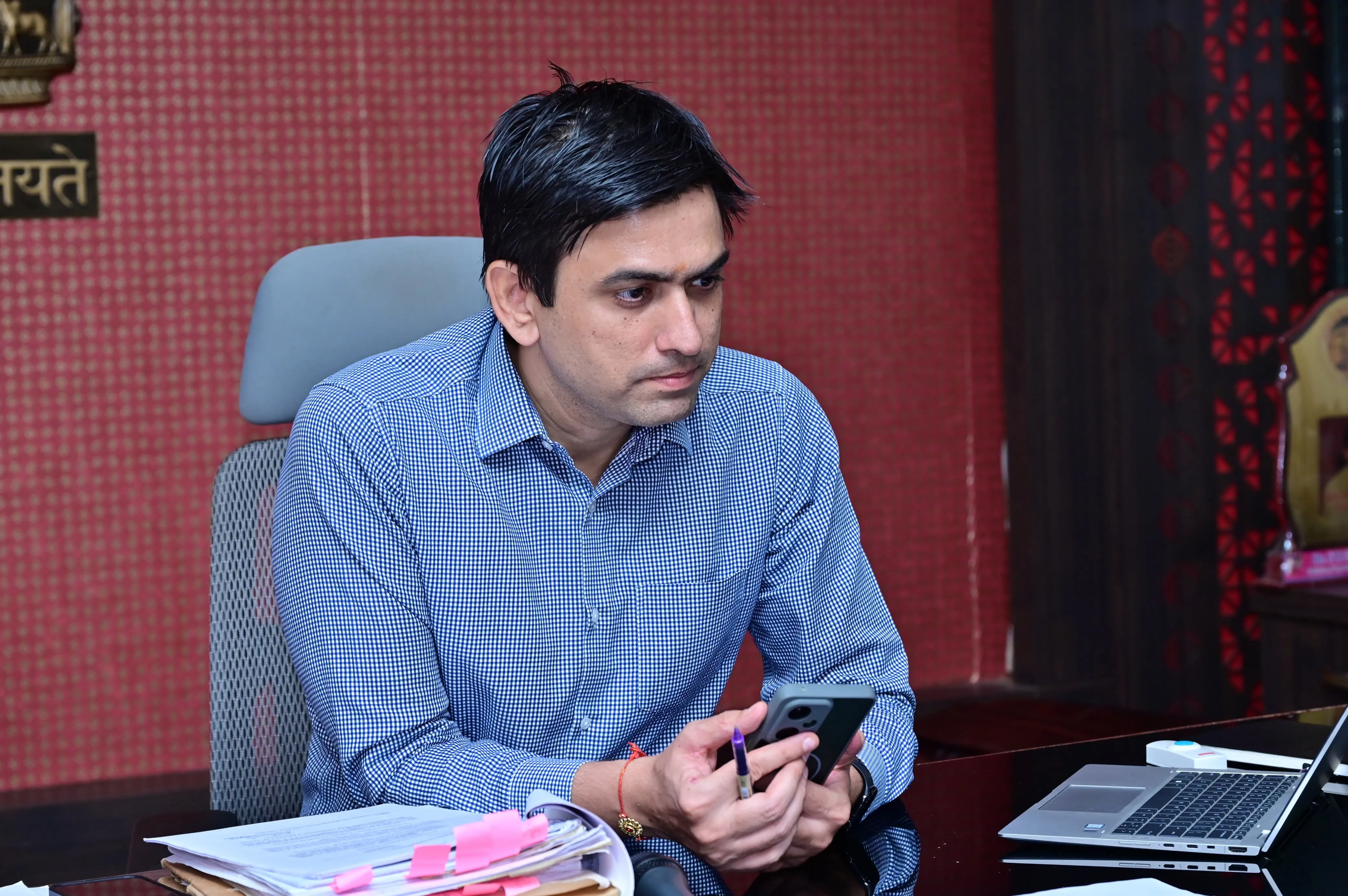 कलेक्टर सुमित कुमार ने CMO की शिकायतों का तुरंत जवाब दिया