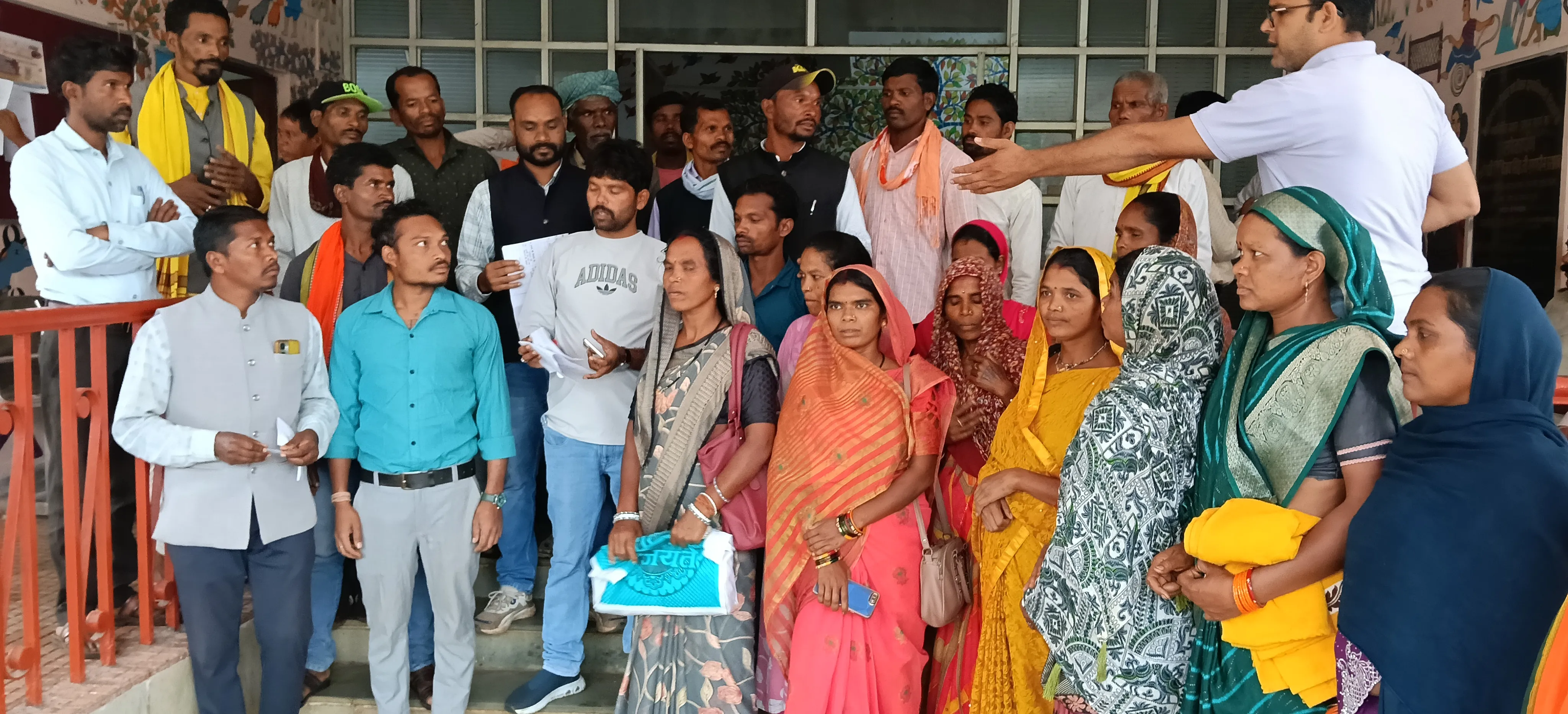 दो साल से बंद नल-जल योजना, ग्रामीणों ने कलेक्टर से लगाई गुहार