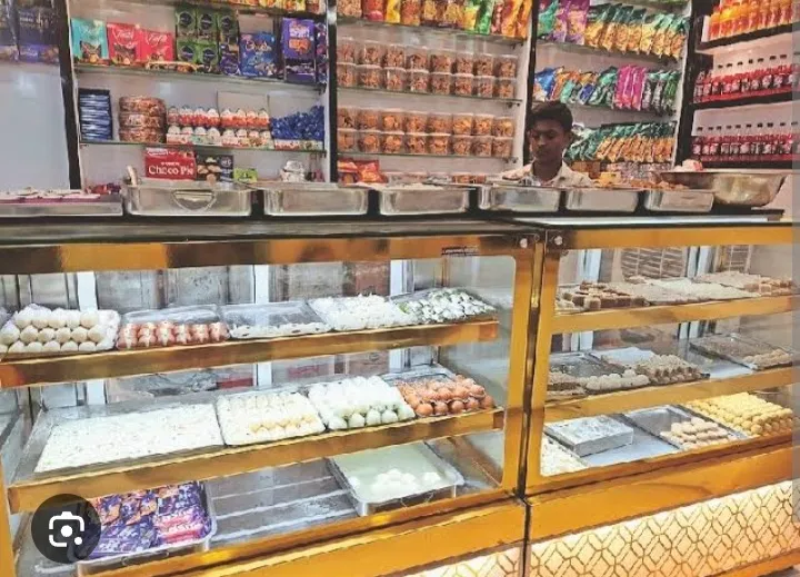 रक्षाबंधन पर मिठाइयों की गुणवत्ता पर सवाल, मिलावट के आरोपों के बीच विभागीय कार्रवाई पर उठे सवाल