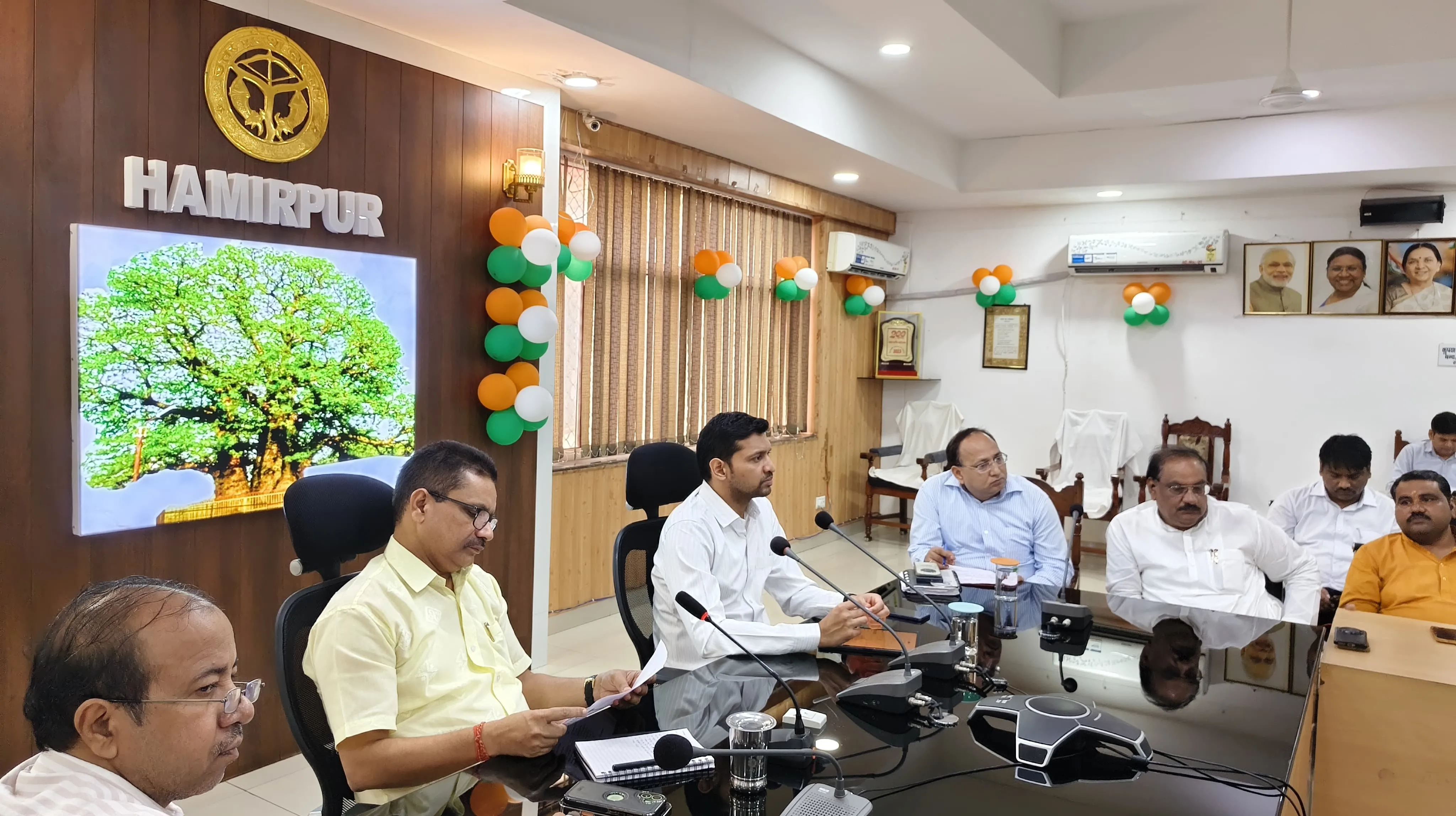 ग्राम प्रधानों एवं प्रशासकों के साथ संवाद बैठक में जिलाधिकारी ने सुनीं ग्रामीण क्षेत्रों की समस्याएं