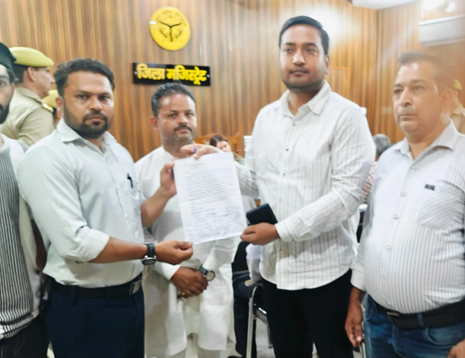 बिजनौर के ‘तीन बंदर’ चौक से गायब हुईं मूर्तियां, व्यापारी एकता परिषद ने उठाई आवाज