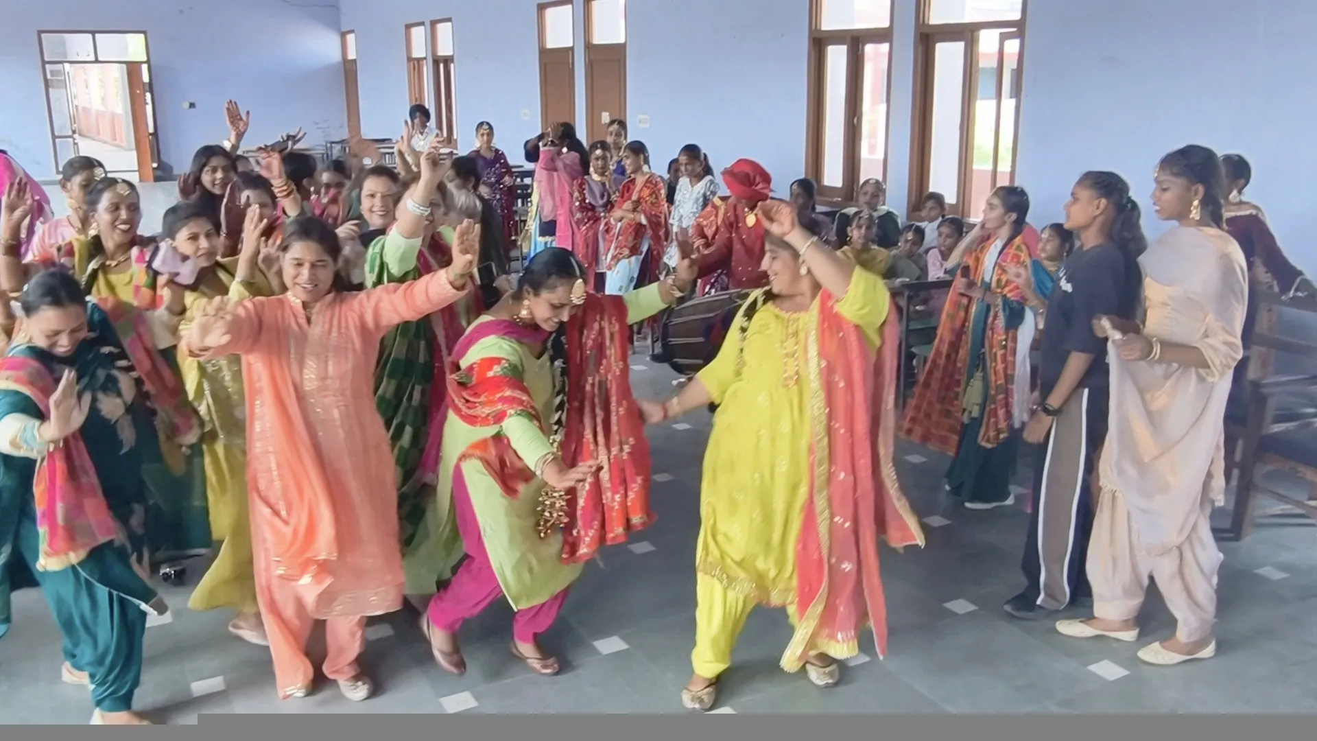 ਐਸਡੀ ਮਾਡਲ ਸਕੂਲ ਮੰਦਿਰ ਵਜ਼ੀਰੀ ਵਾਲਾ ਸਮਾਣਾ ਵਿਖੇ ਮਨਾਇਆ ਤੀਆਂ ਦਾ ਤਿਉਹਾਰ