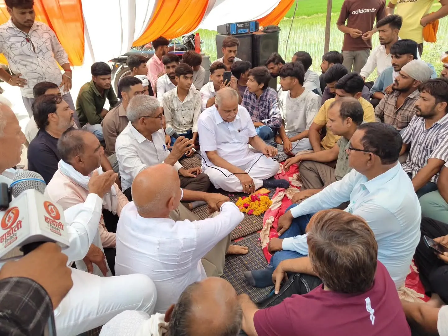 एथेनॉल फैक्ट्री के खिलाफ जारी धरना प्रदर्शन में आज दिनांक 22/08/2026 को श्रीमान रामनारायण मीणा जी धरना स्थल पर पहुंचे