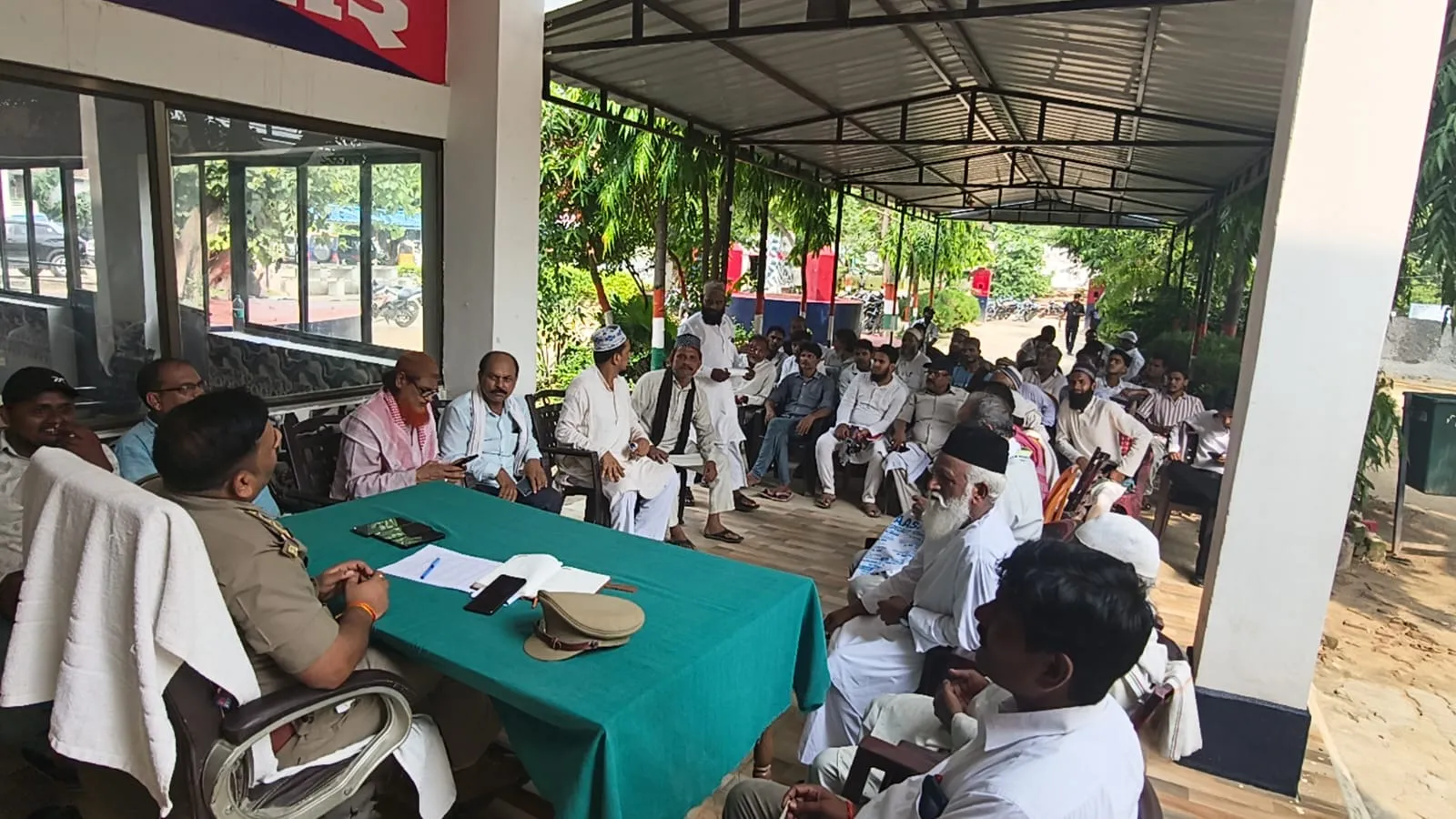 जीयनपुर कोतवाली में शांति समिति की बैठक: ईद मिलादुन्नबी का पर्व आपसी सौहार्द से मनाने की अपील