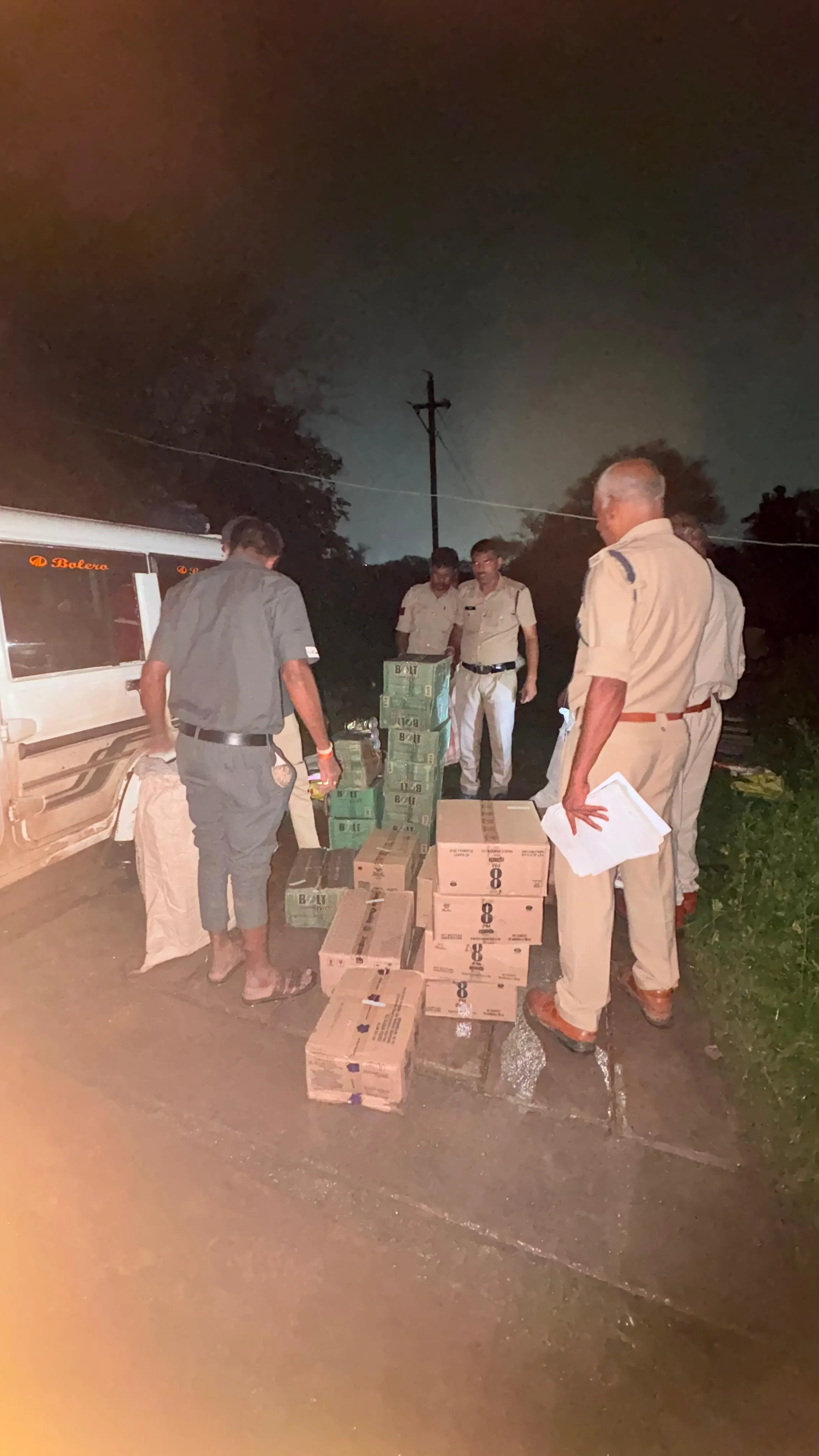 थाना जैतहरी पुलिस की बड़ी कार्रवाई : 302 लीटर अवैध अंग्रेजी शराब सहित बोलेरो वाहन जप्त