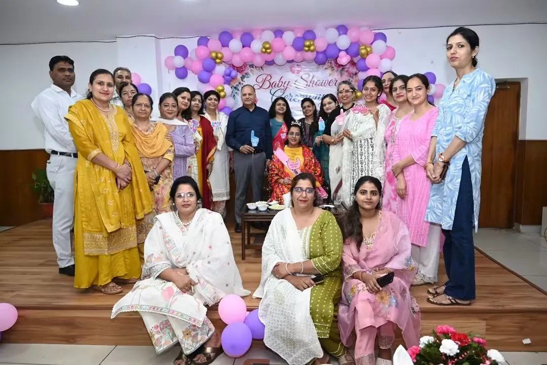 गोद भराई समारोह में दिखी आत्मीयता, एडीसी निशा यादव को दी स्वस्थ मातृत्व की शुभकामनाएं