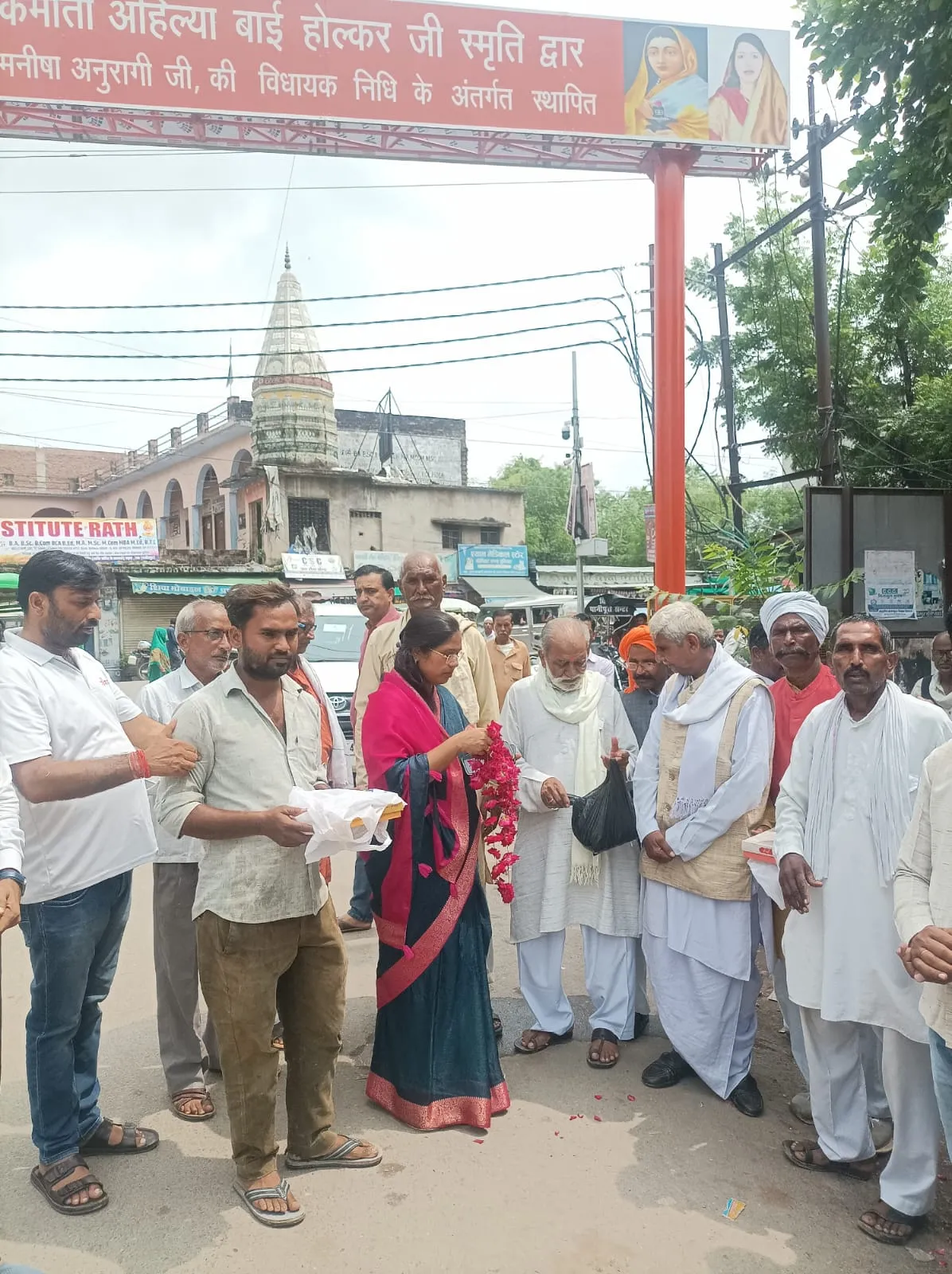 पाल समाज ने किया क्षेत्रीय विधायक को सम्मानित