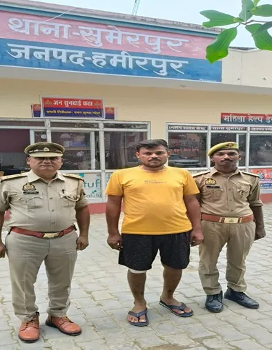 चाचा की हत्या का आरोपी भतीजा गिरफ्तार, डंडा और खून लगी शर्ट बरामद