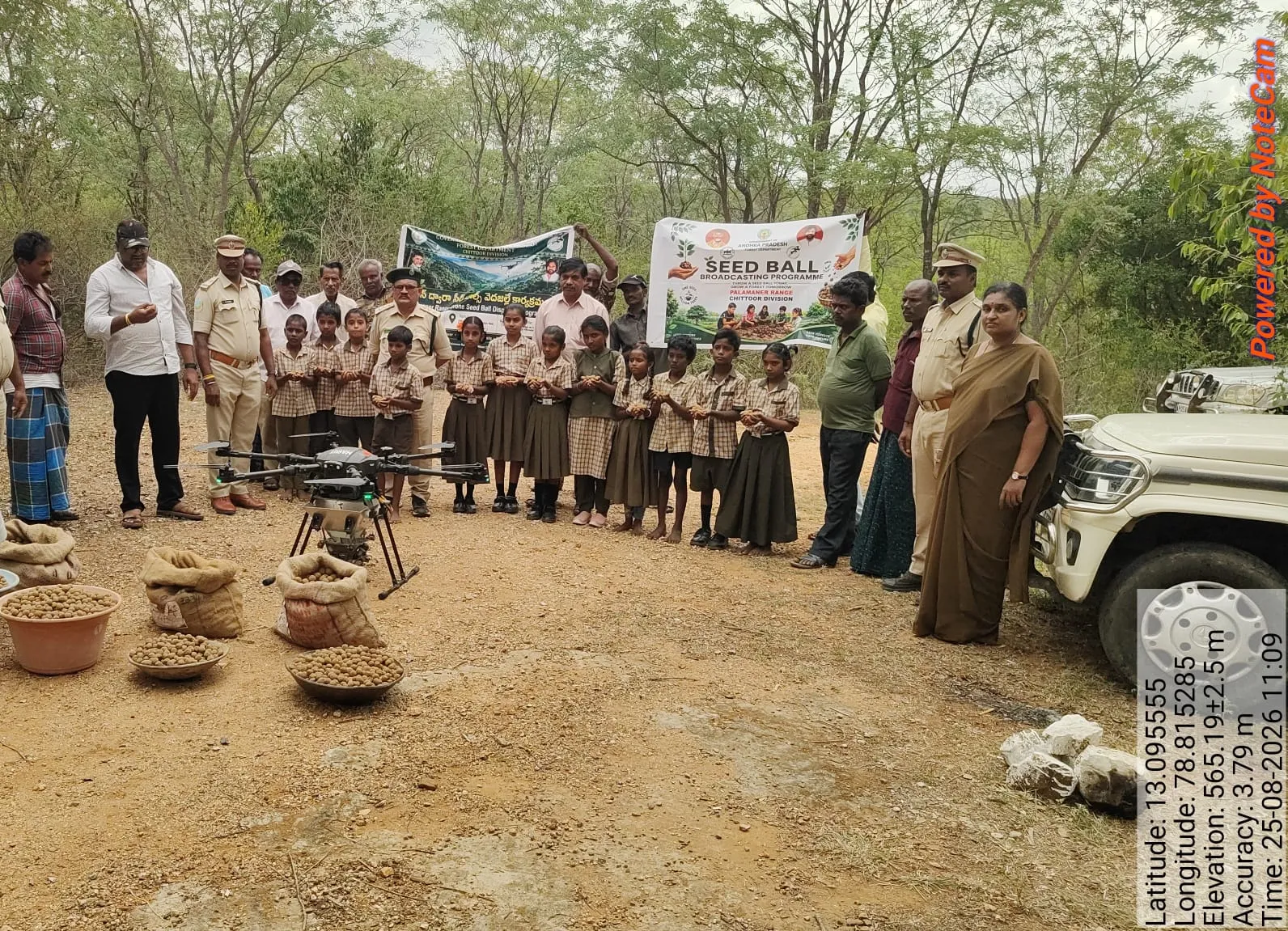 पलामनेरू के जंगलों में ड्रोन से 6,000 सीड बॉल बिखेरे गए