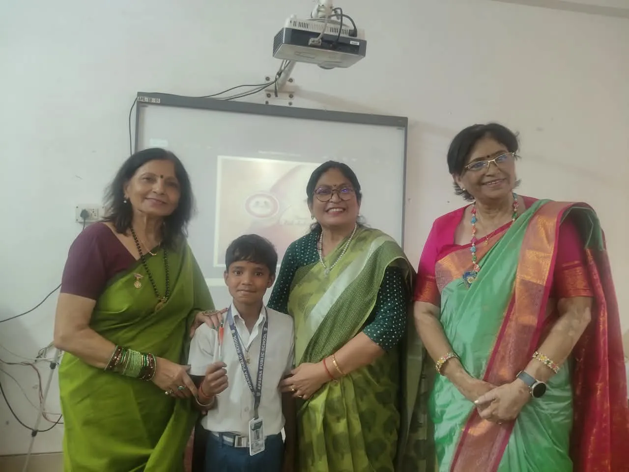 अपर्णा पब्लिक स्कूल में राखी निर्माण प्रतियोगिता का भव्य आयोजन