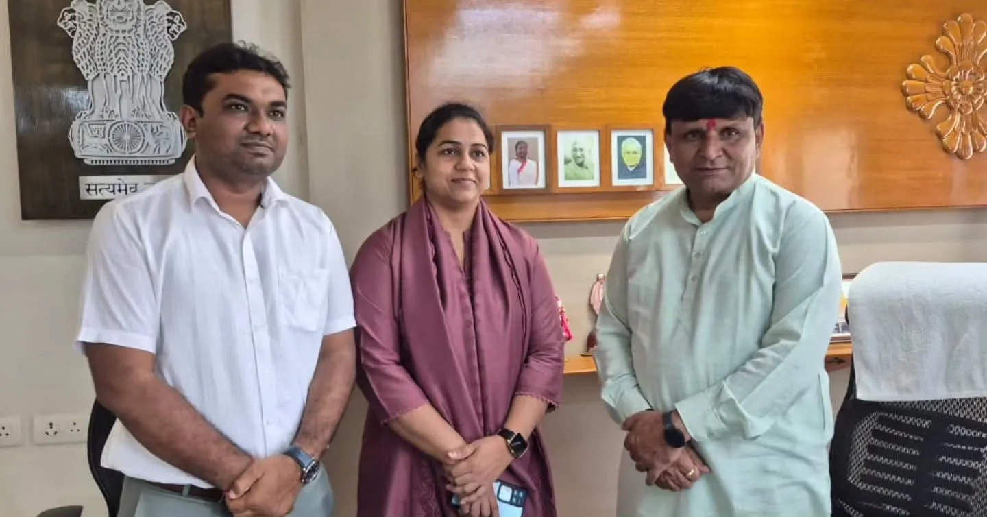 પેટલાદ વિધાનસભા ના ધારાસભ્ય શ્રી કમલેશ ભાઈ પટેલ