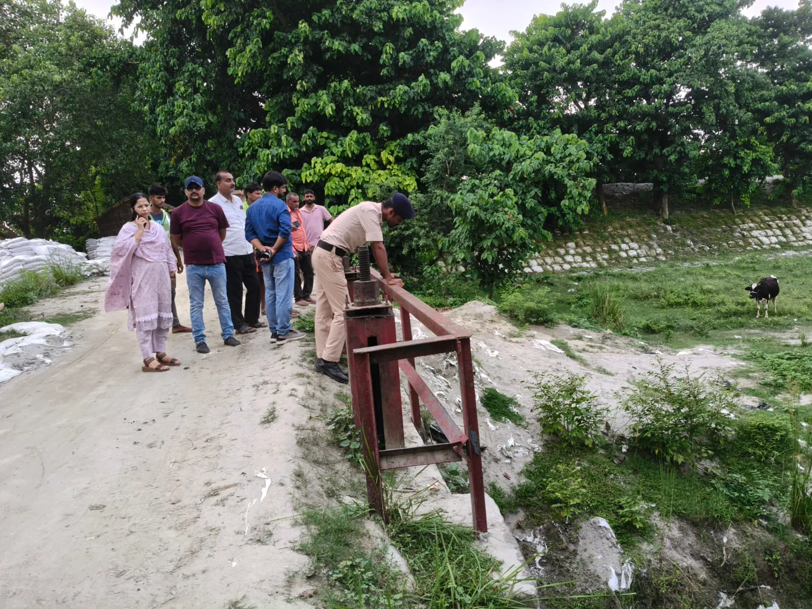 गंडक नदी का जलस्तर बढ़ने की आशंका, प्रशासन अलर्ट