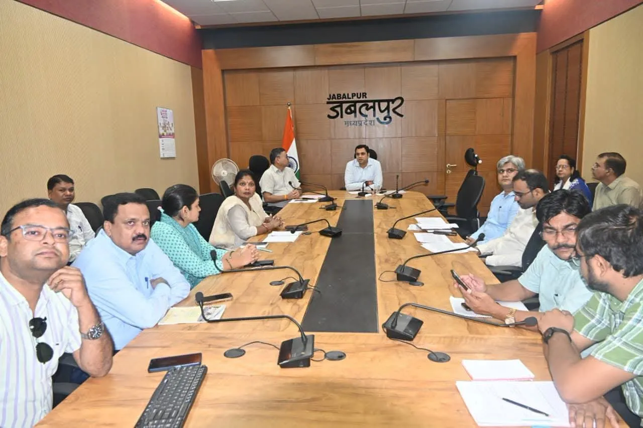 आगामी त्‍यौहारों को दृष्टिगत रखते हुए खाद्य सुरक्षा को लेकर बैठक संपन्....
