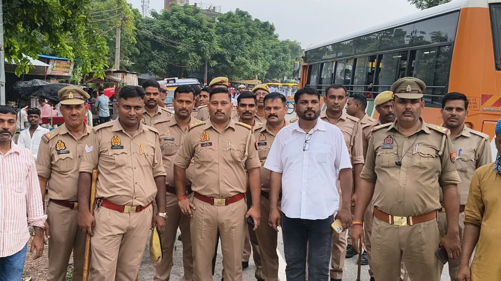 जीयनपुर में अकीदत व जोश के साथ निकला ईद मिलादुन्नबी का जुलूस, शांतिपूर्ण माहौल में हुआ समापन