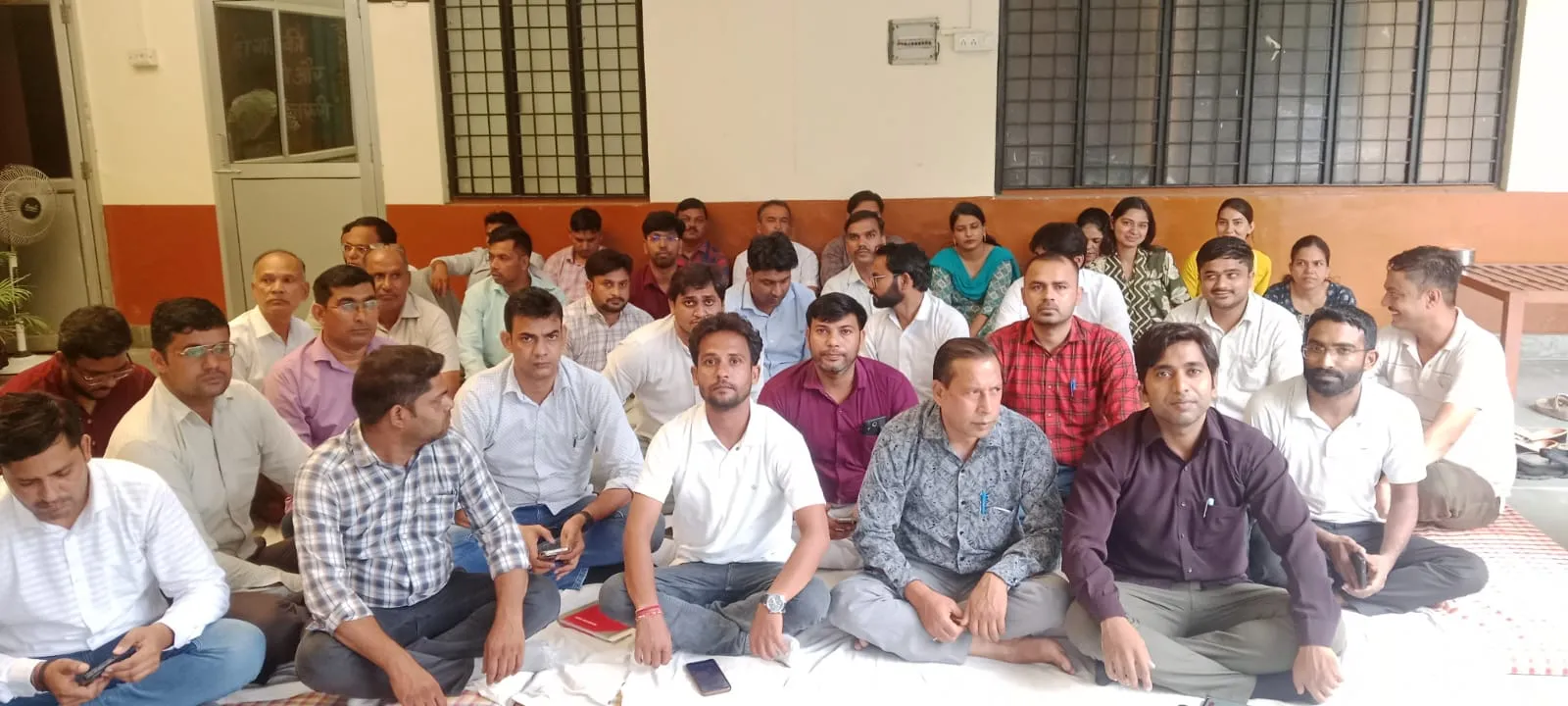 बिजनौर में लेखपालों का कार्य बहिष्कार, धरना प्रदर्शन
