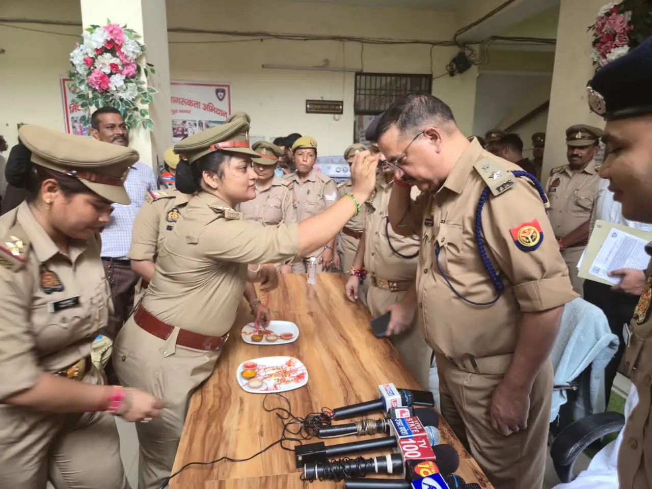 रक्षाबंधन की पूर्व संध्या पर 111 मोबाइल लौटाकर पुलिस ने लौटाईं अपनों से जुड़ने की खुशियाँ