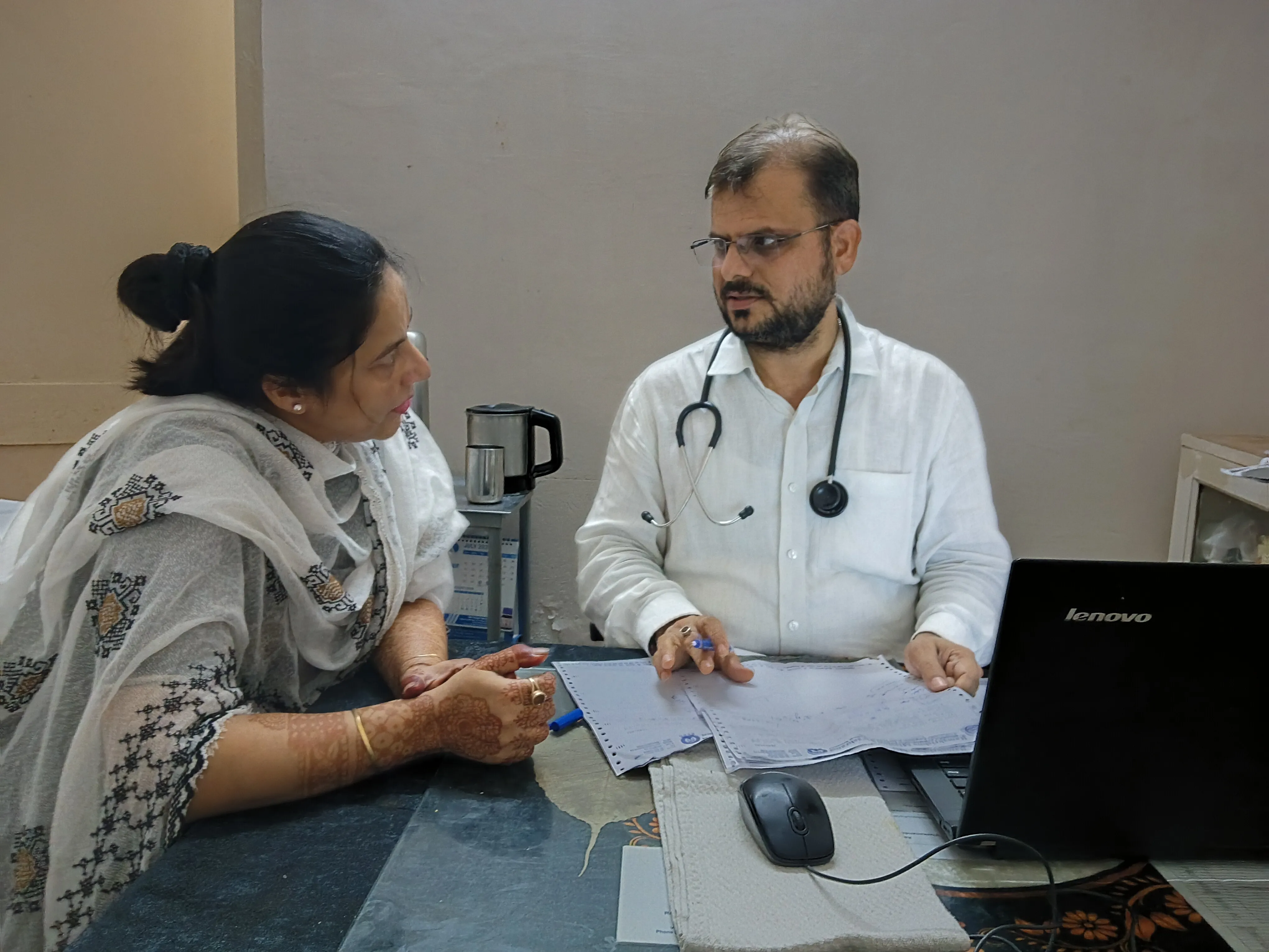 विवेकानन्द पॉलीक्लीनिक एवं आयुर्विज्ञान संस्थान में आयुष विभाग द्वारा निःशुल्क चिकित्सा शिविर सम्पन्न