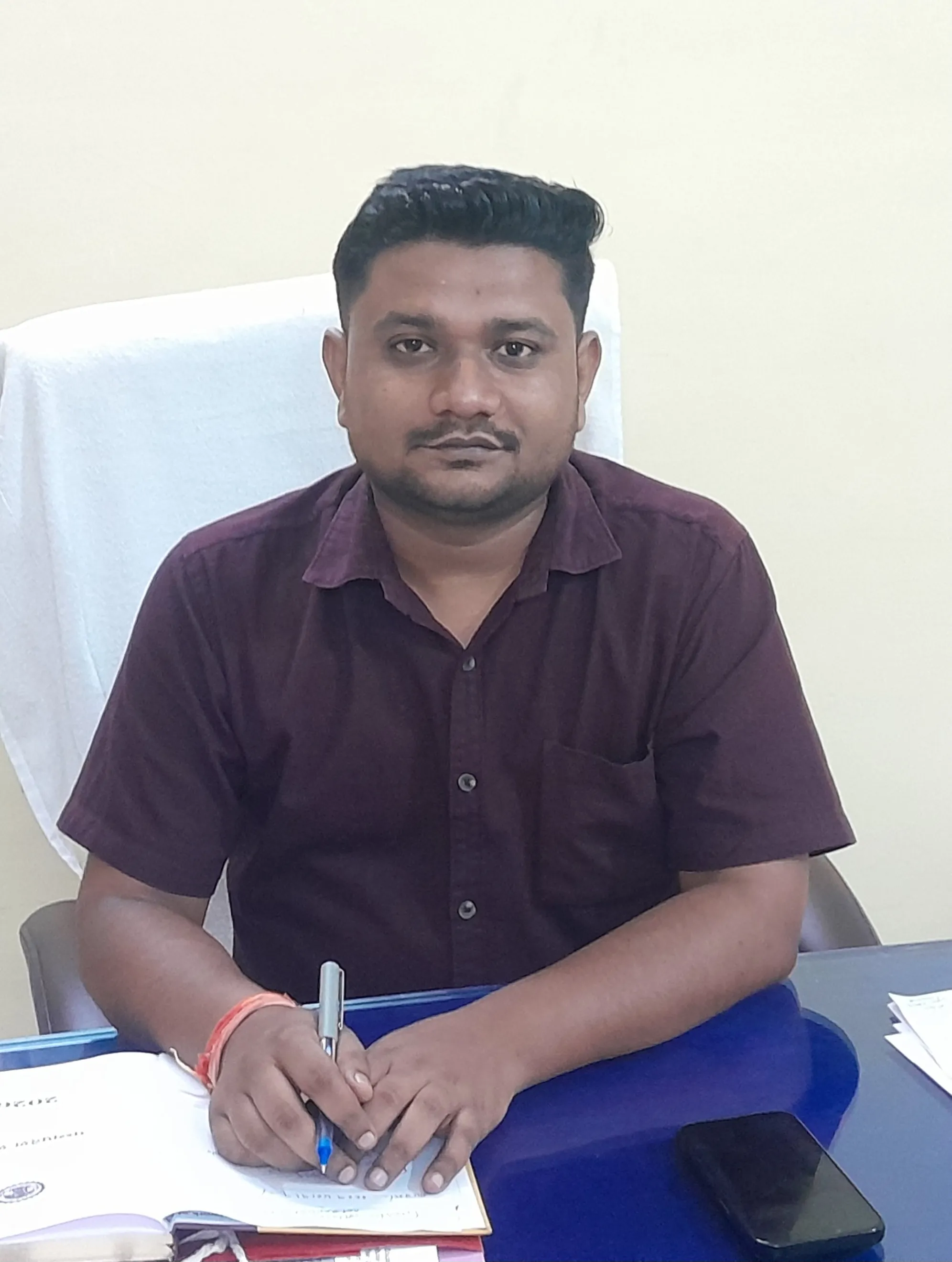 ई-अटेंडेंस लगाकर स्कूल से गायब मिले शिक्षक, DEO ने दिखाई सख्ती
दो शिक्षकों को कारण बताओ नोटिस
प्रयोगशाला सहायक निलंबित
