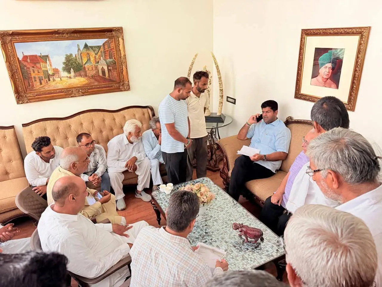 सिरसा में पूर्व डिप्टी सीएम दुष्यंत चौटाला ने की लोगों से मुलाकात