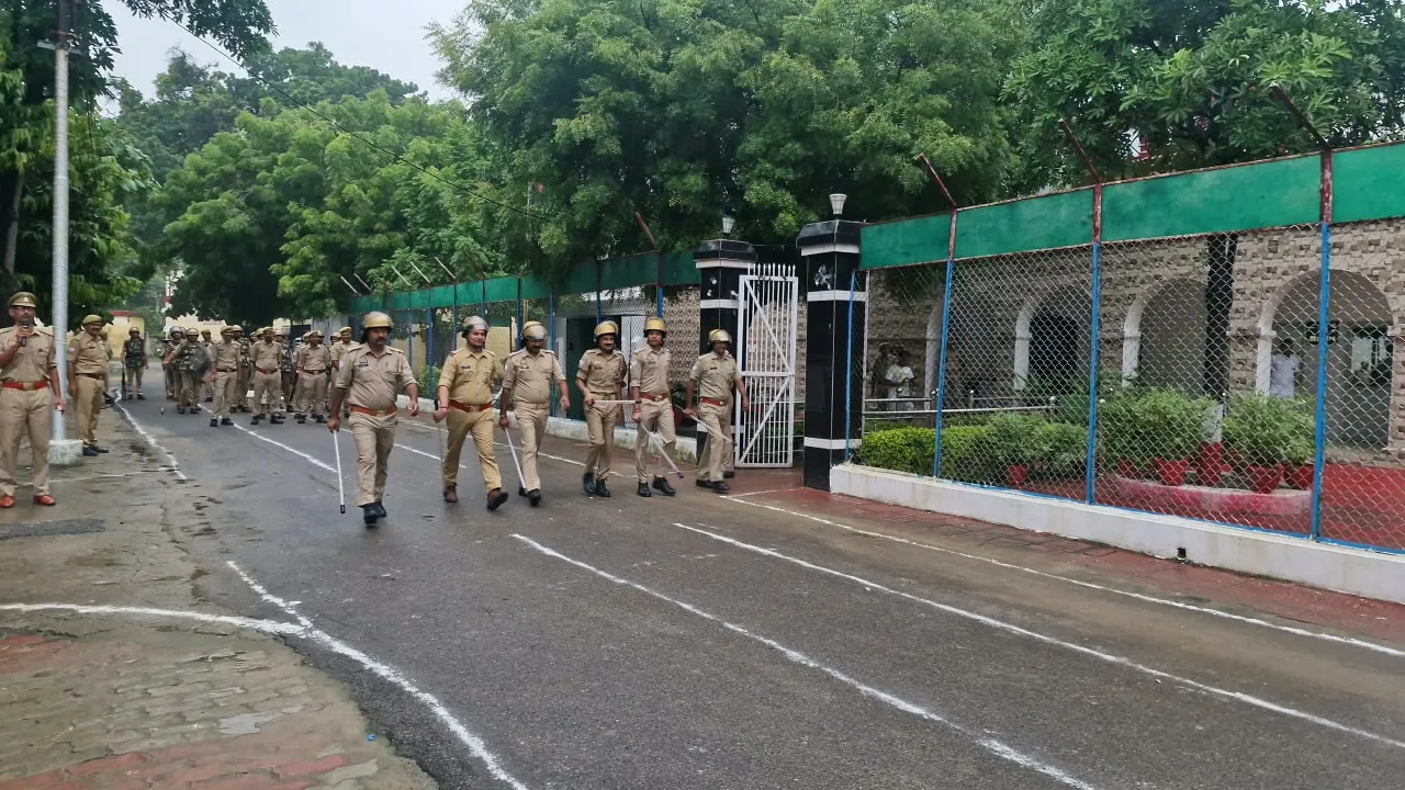 उन्नाव में दंगा नियंत्रण मॉक ड्रिल: रिजर्व पुलिस लाइन में 150 पुलिसकर्मियों ने लिया हिस्सा