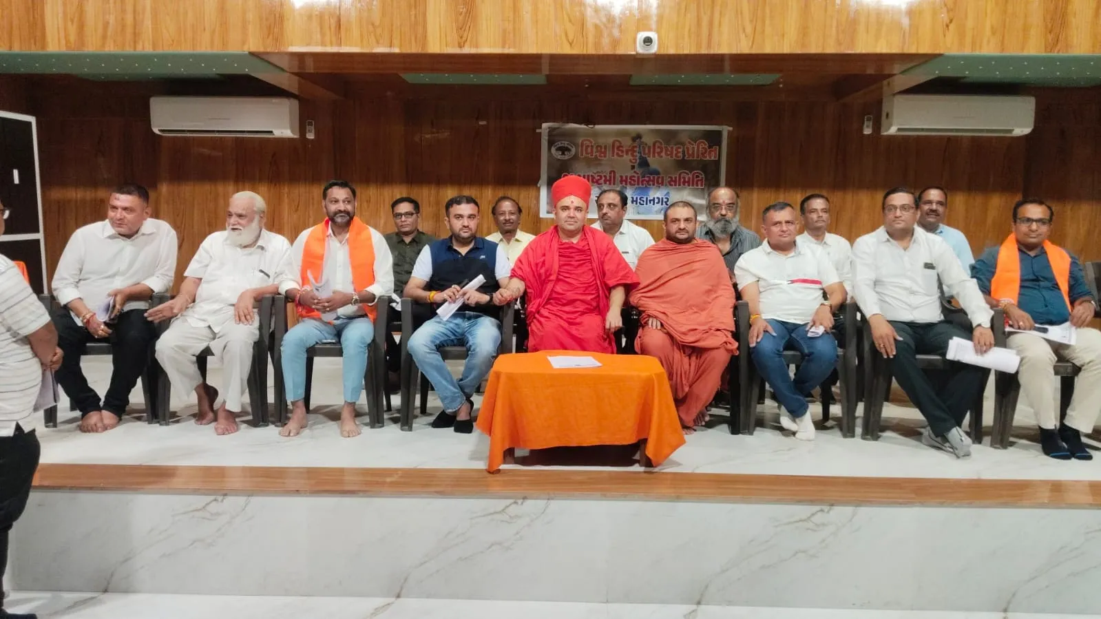 વિશ્વ હિન્દુ પરિષદ પ્રેરિત જન્માષ્ટમી મહોત્સવ સમિતિ દ્વારા શ્રીકૃષ્ણ જન્માષ્ટમીની ૪૧મી ભવ્ય શોભાયાત્રાનું આયોજન