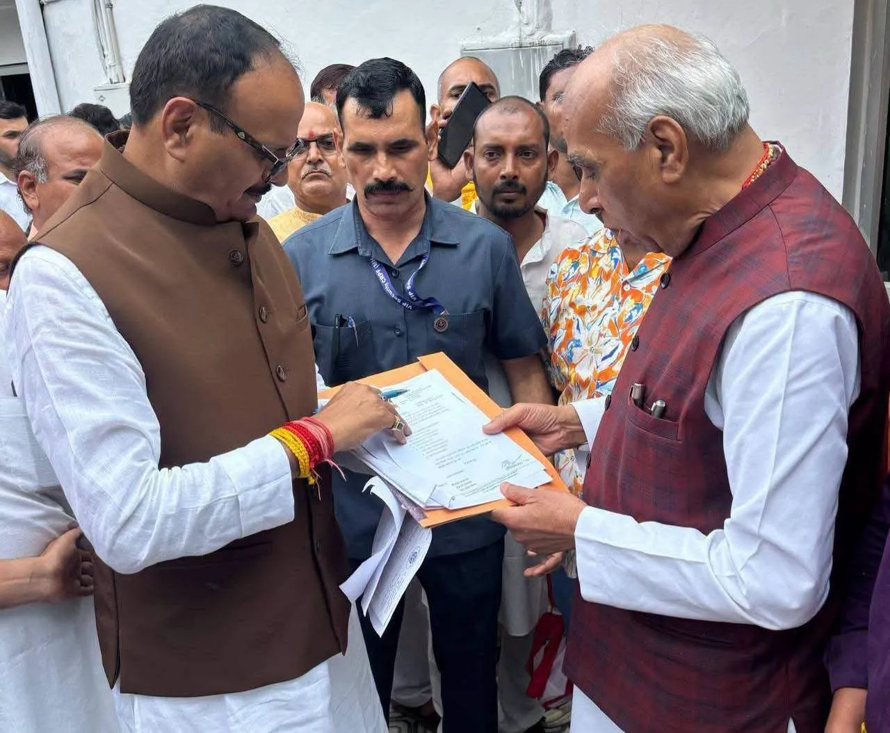 सिद्धार्थनगर के विकास को लेकर सांसद जगदंबिका पाल ने डिप्टी सीएम ब्रजेश पाठक से की मुलाकात
