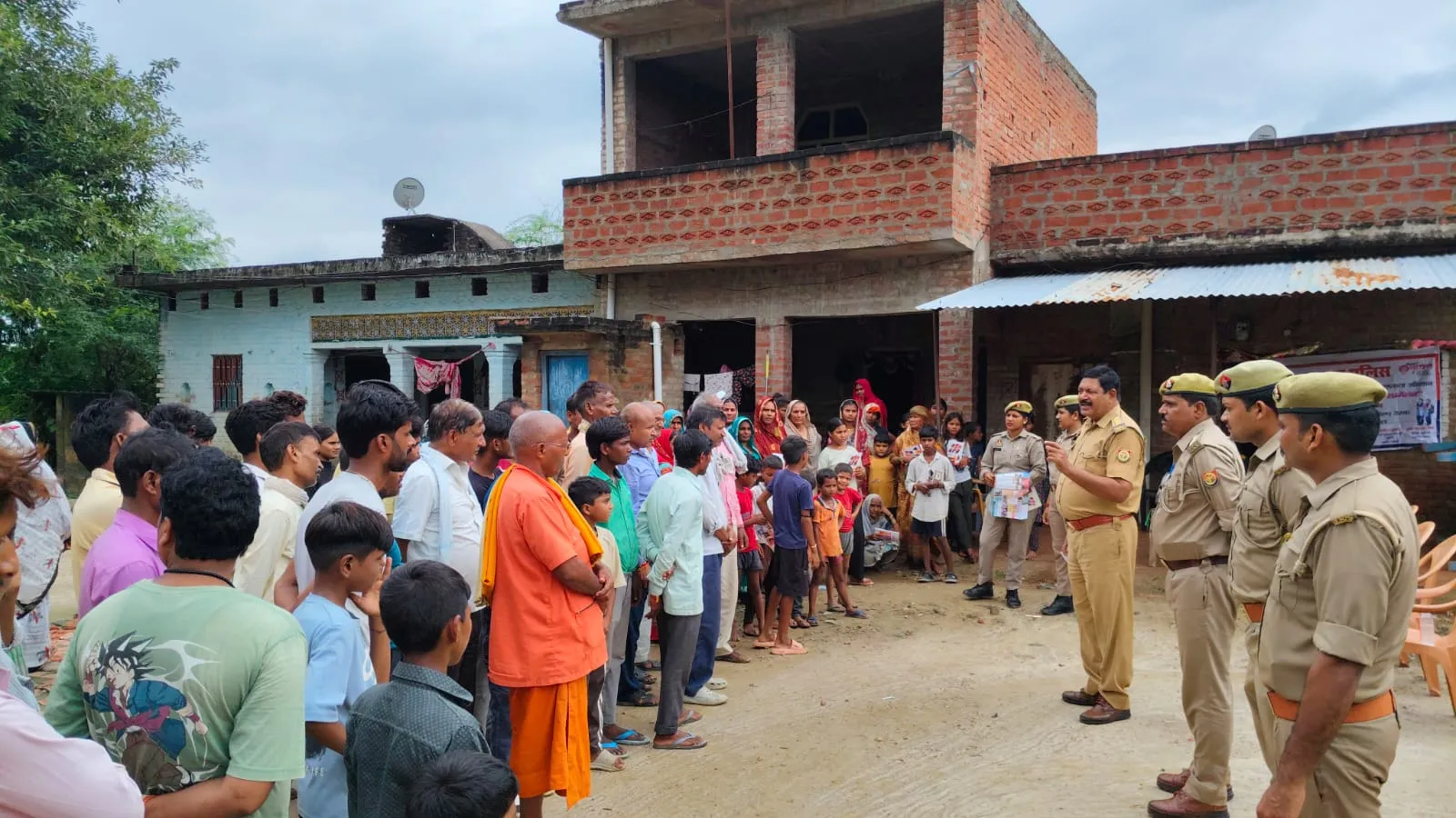 मिशन शक्ति अभियान के तहत ग्राम जगदीशपुर में महिला जागरूकता चौपाल का आयोजन