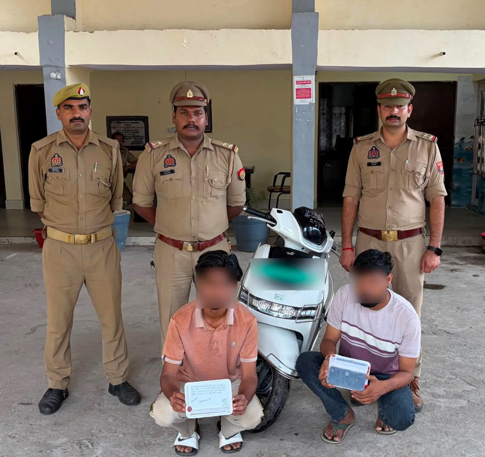 आगरा में चैन स्नैचिंग का 24 घंटे में खुलासा, दो आरोपी गिरफ्तार