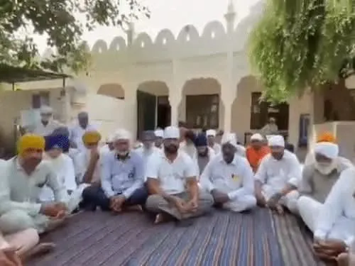 “महंगाई की मार! सिरसा में दूध के रेट बढ़े—भैंस ₹100, गाय ₹80 लीटर; कम दाम में बेचने पर जुर्माने का ऐलान”