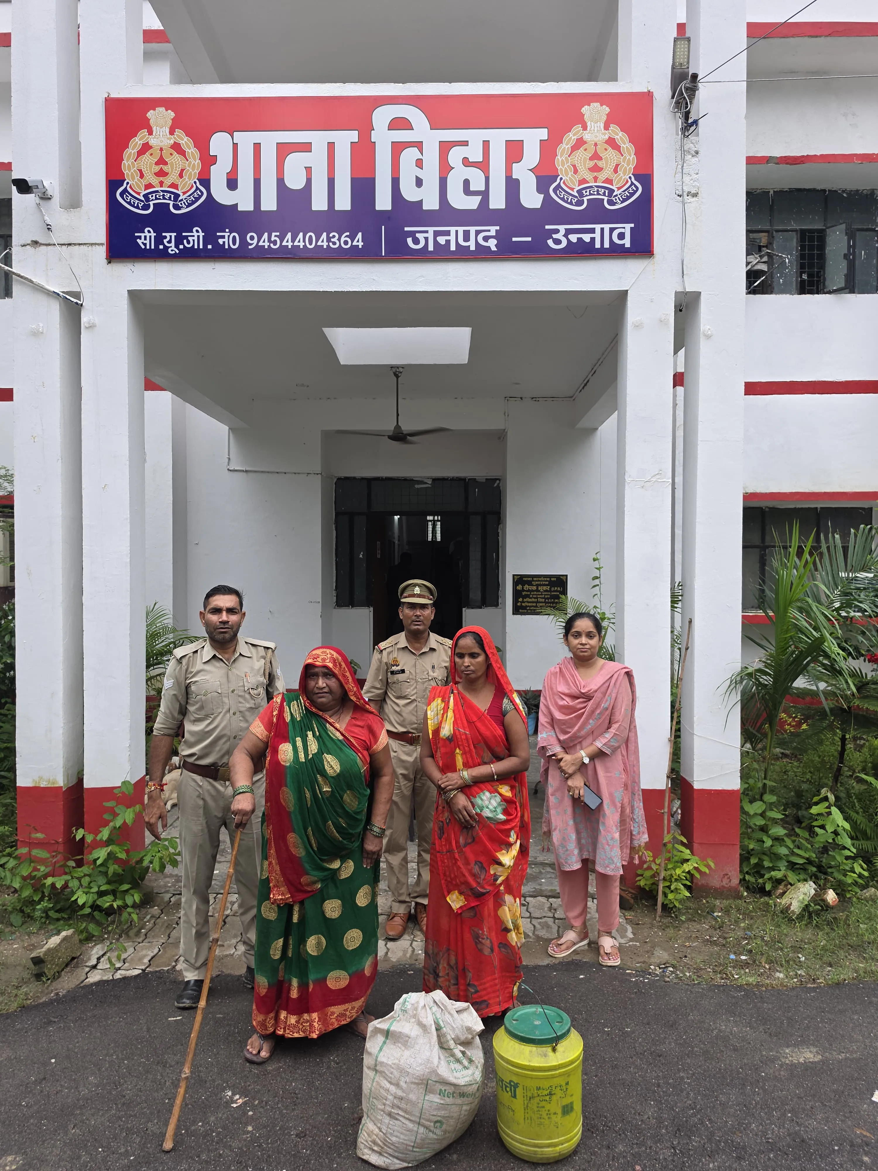 30 लीटर अवैध कच्ची शराब बरामद, दो अभियुक्ताएं गिरफ्तार