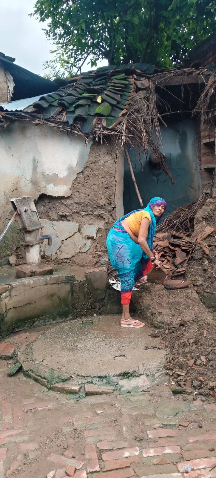 लगातार बारिश से एक दर्जन पंचायतों में 100 कच्चे मकान ढहे, सीलन से कमजोर हुए घर, बारिश नहीं थमी तो बढ़ सकता है नुकसान का