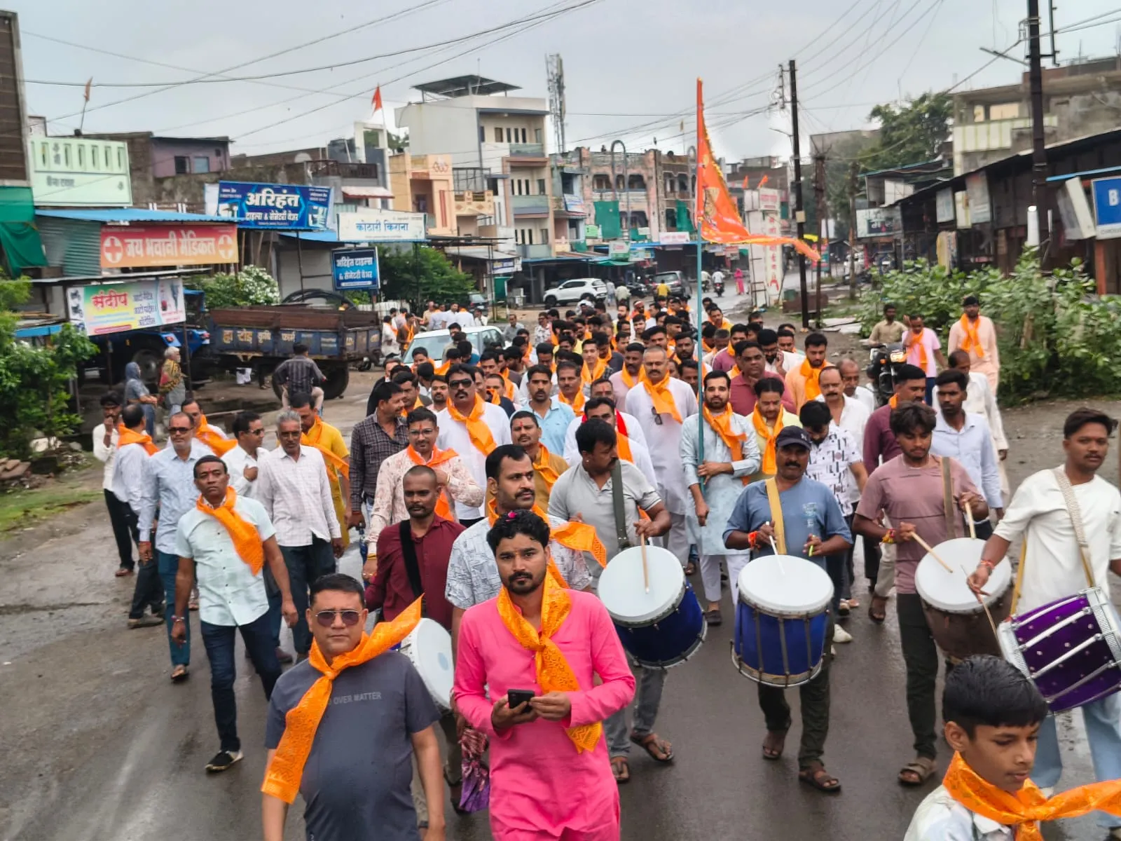 पिपलेश्वर मंदिर से श्री सांवरिया सेठ मंदिर तक 7 किलोमीटर की भव्य पैदल यात्रा निकाली गई।