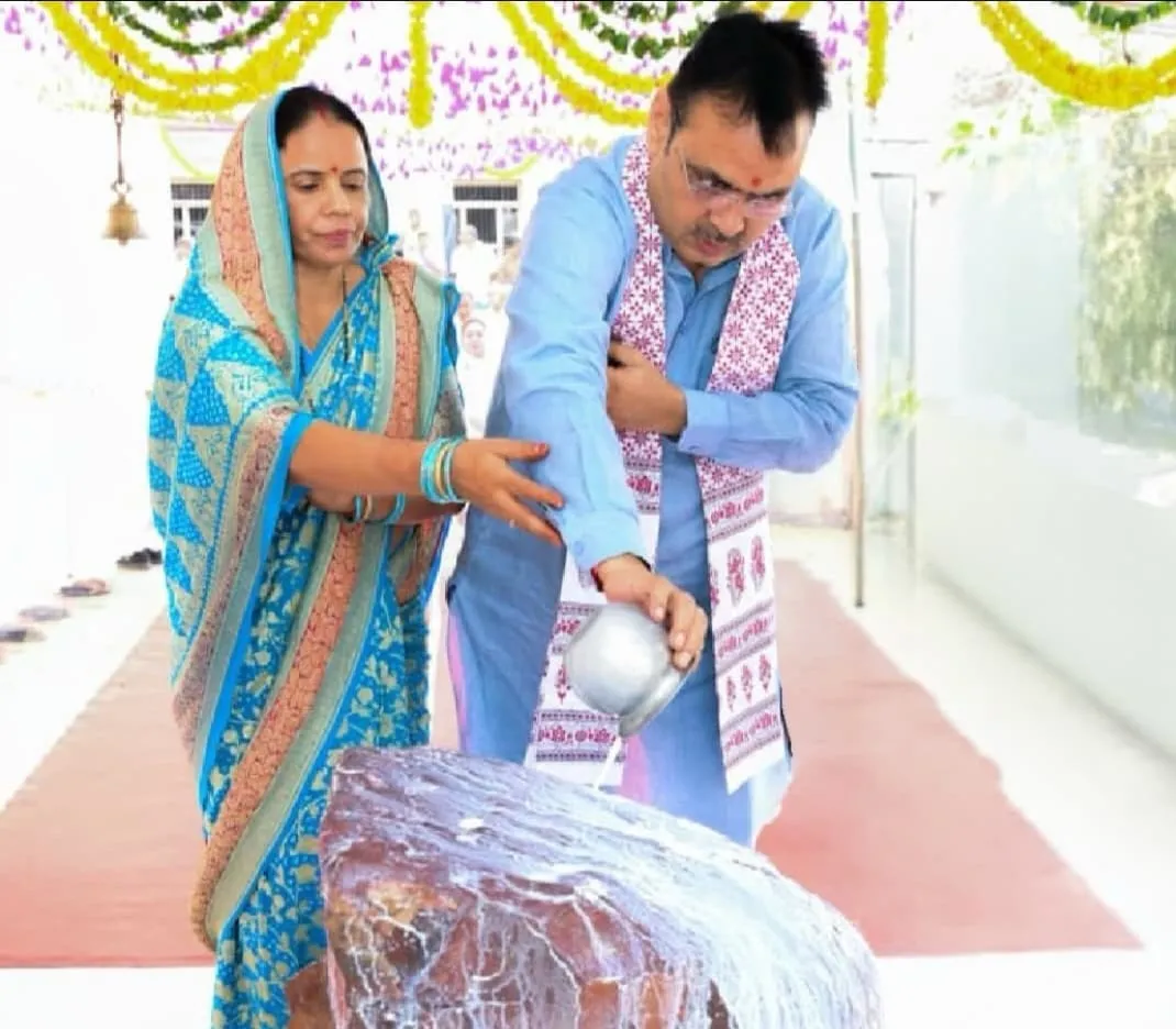 मुख्यमंत्री भजनलाल शर्मा ने डीग के पूंछरी का लौठा में की पूजा-अर्चना, प्रदेश के उत्तम विकास और खुशहाली की मांगी मन्नत