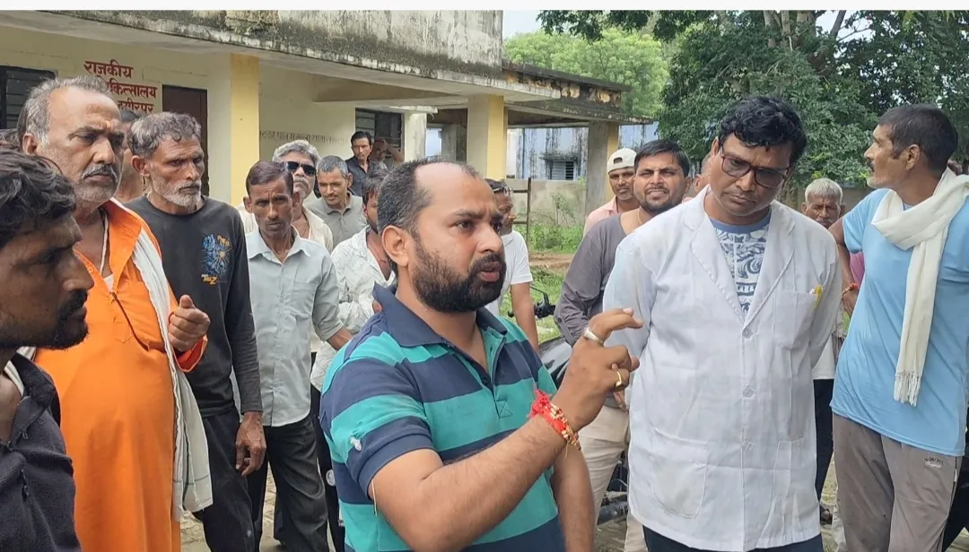 घूस न देने पर बदली भैंस की पोस्टमार्टम रिपोर्ट, डॉक्टर पर फर्जी हस्ताक्षर के आरोप: ग्रामीणों ने घेरा अस्पताल, CM हेल्पला
