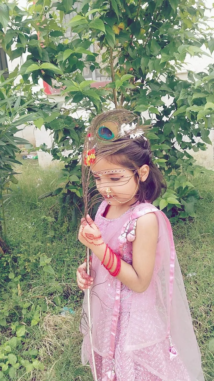 जन्माष्टमी पर राधा के रूप में सजीं सताक्षी श्रीवास्तव, मनमोहक रूप ने मोहा सबका मन