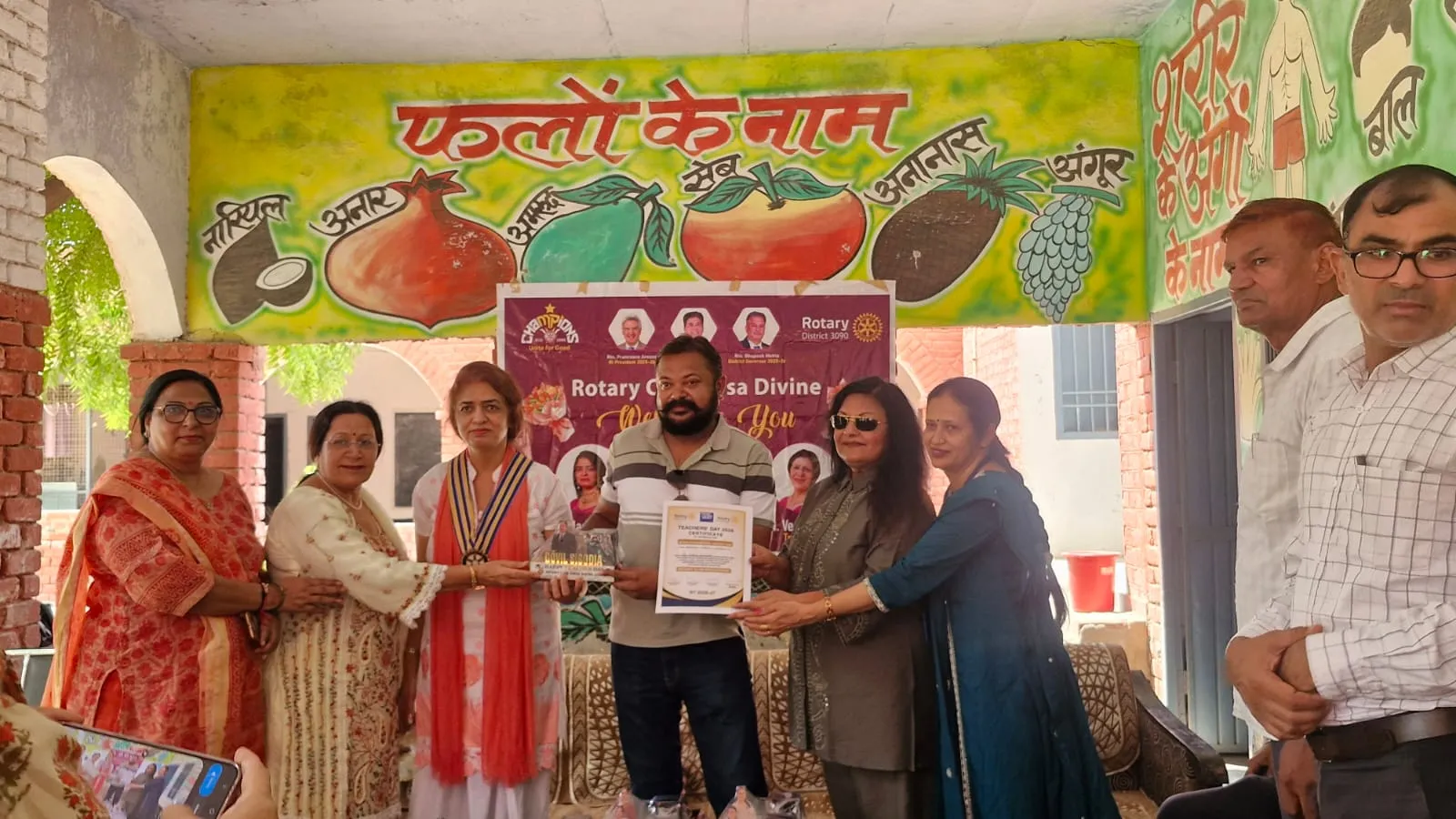 शिक्षक बच्चों में नैतिक मूल्यों और राष्ट्रवादी सोच को भी जागृत कर रहे : गोविल सिसोदिया