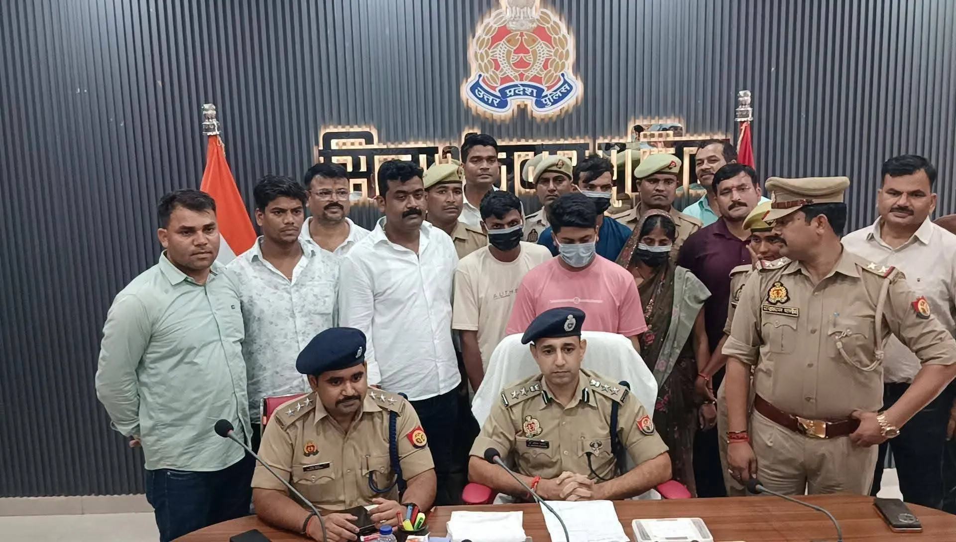 मुहचोरवा घाट हत्याकांड का पुलिस ने किया सनसनीखेज खुलासा!

सिद्धार्थनगर जिले के ढेबरूआ थाना क्षेत्र के मुहचोरवा घाट