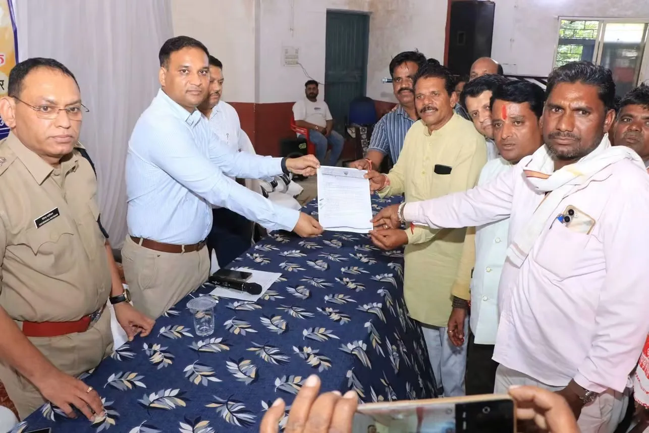 मेघनगर औद्योगिक क्षेत्र में प्रदूषित पानी को लेकर, पूर्व विधायक कलसिंह भाबर पहुंचे विशेष जनसुनवाई