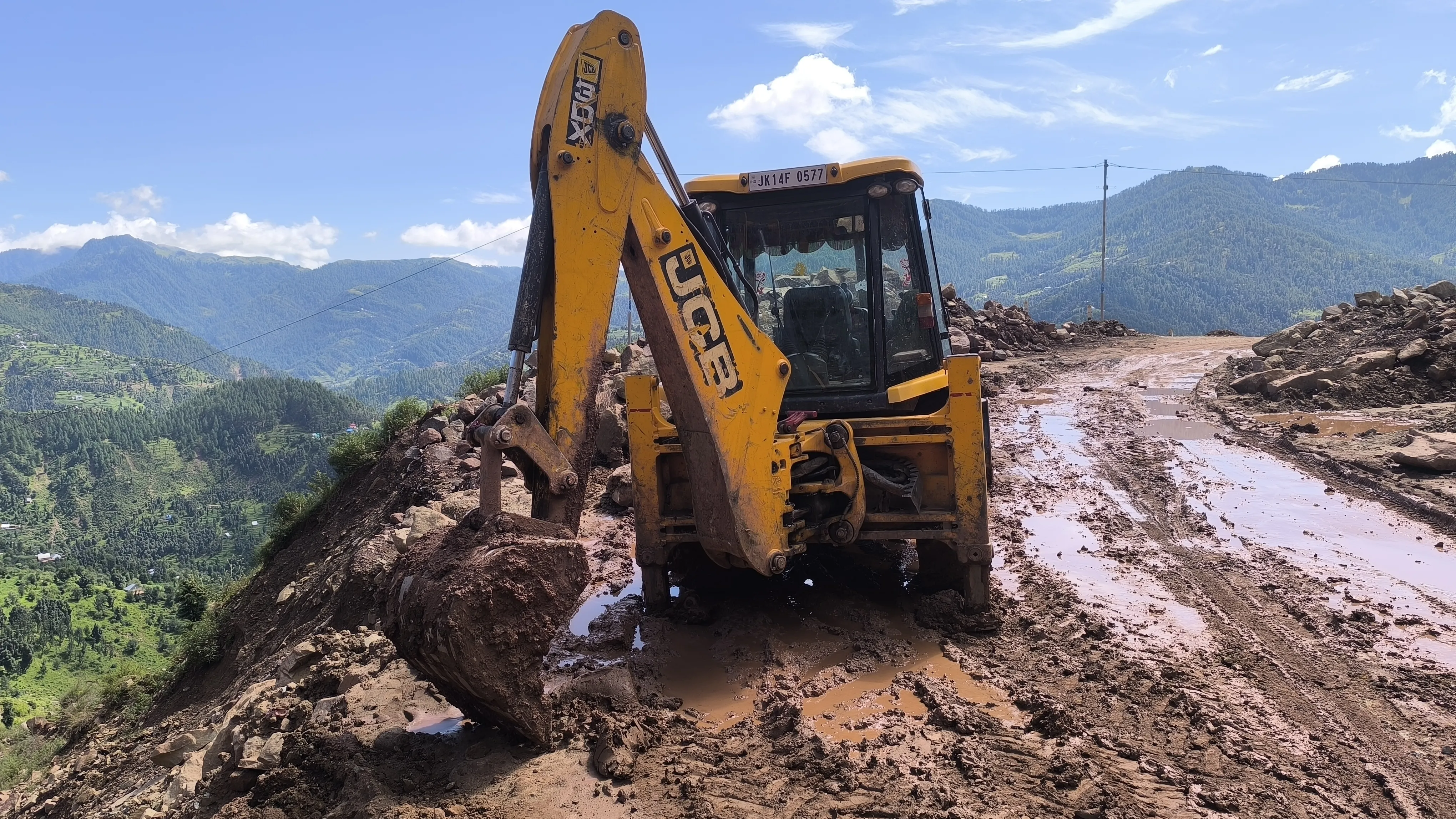 Landslide at Bupp Pass Disrupts Traffic as Authorities Assess Damage