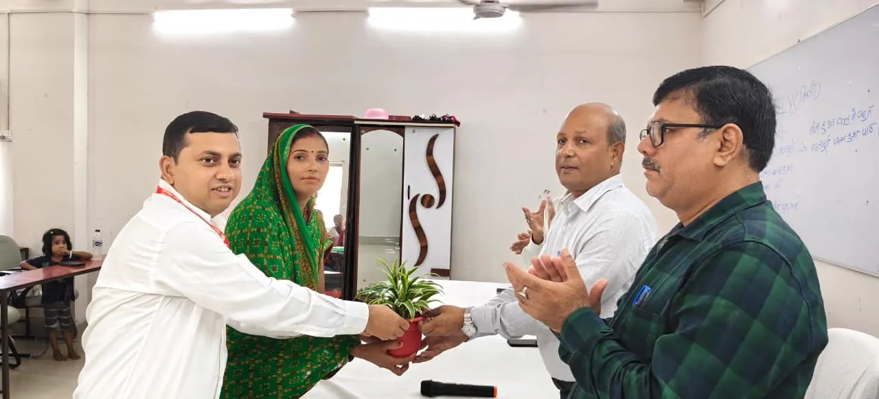 शिवहर में महिला वस्त्र निर्माण प्रशिक्षण का समापन, 32 महिलाओं को मिला प्रमाण-पत्र