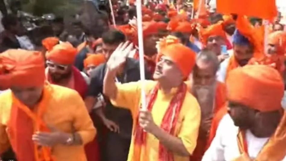 जादवपुर में शुभेंदु अधिकारी की हुंकार: भगवा के अपमान करनेवालों का जड़ से सफाया कर दूंगा